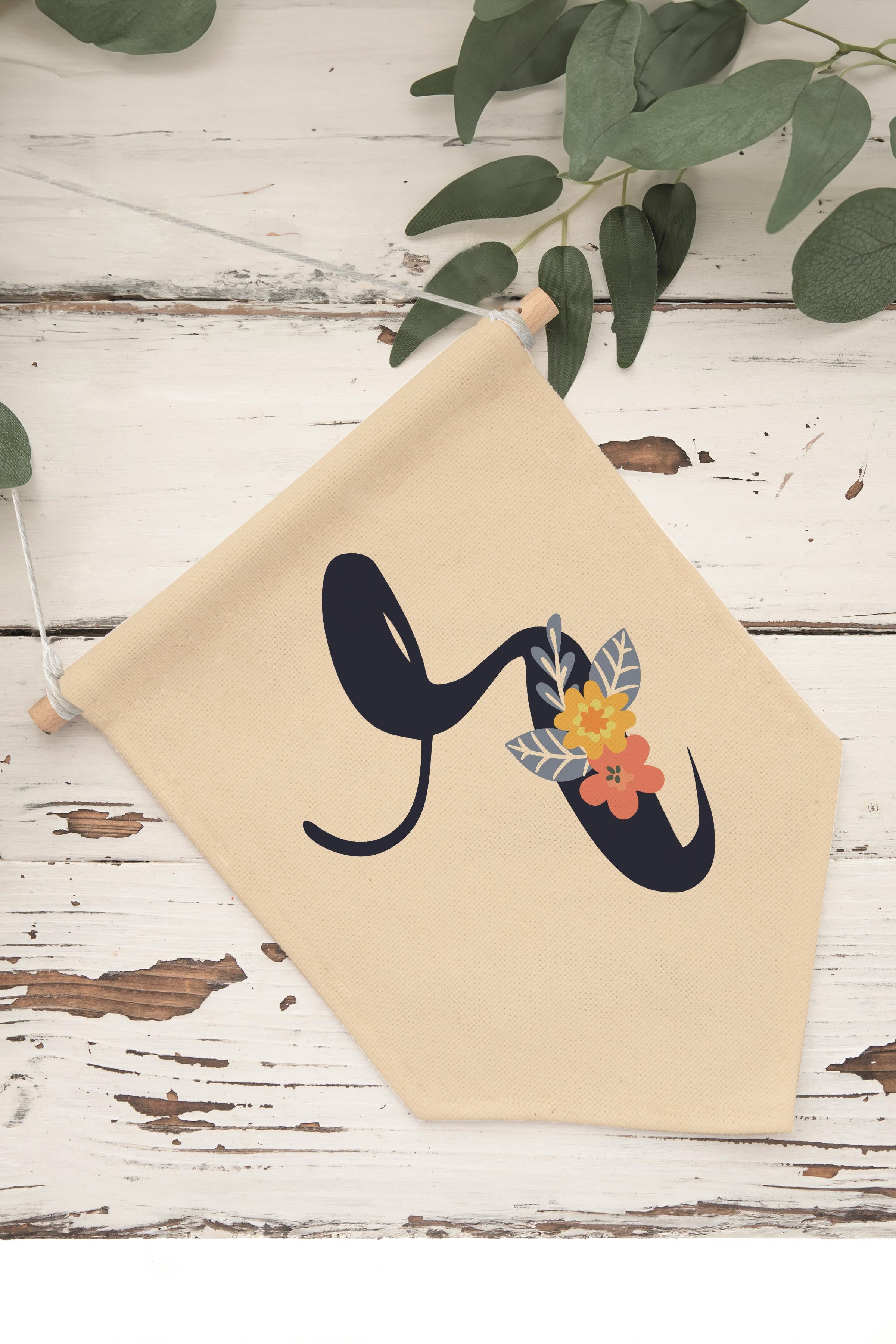 Çocuk Odası Dekor, Duvar Süsü, Ahşap Bebek Odası Dekor, Canvas Flama, Lacivert Çiçekli R Harfi