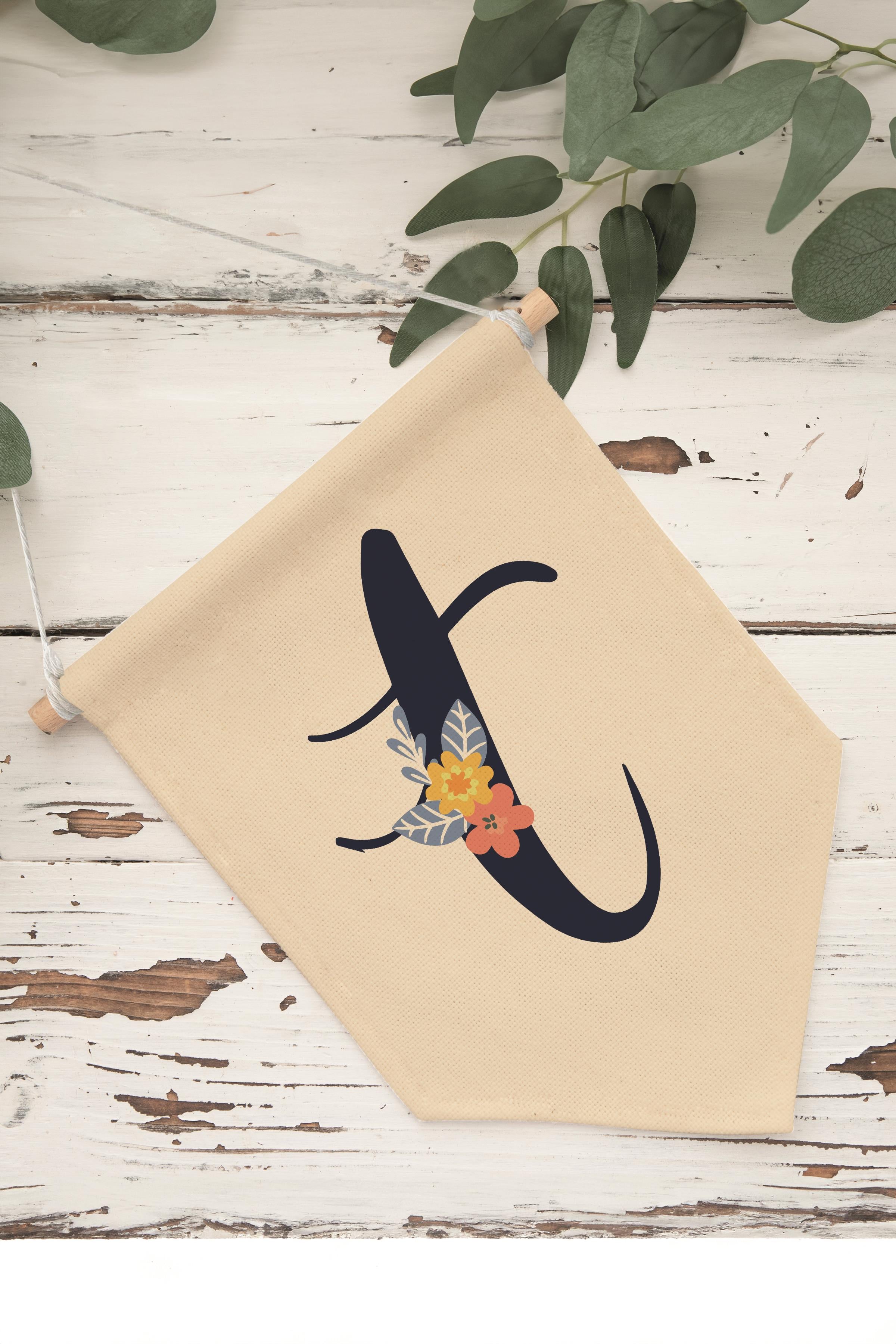 Çocuk Odası Dekor, Duvar Süsü, Ahşap Bebek Odası Dekor, Canvas Flama, Lacivert Çiçekli T Harfi