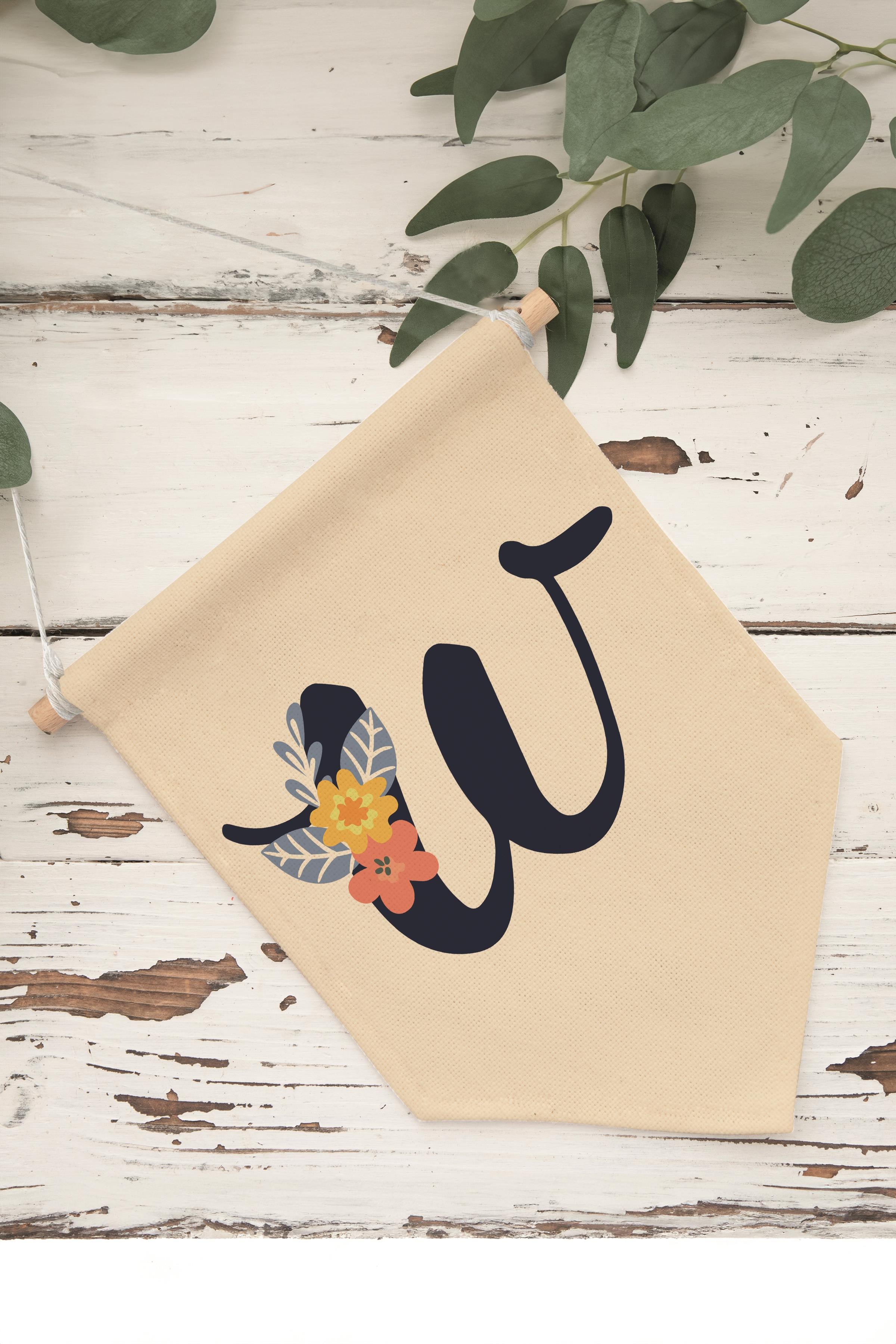 Çocuk Odası Dekor, Duvar Süsü, Ahşap Bebek Odası Dekor, Canvas Flama, Lacivert Çiçekli W Harfi