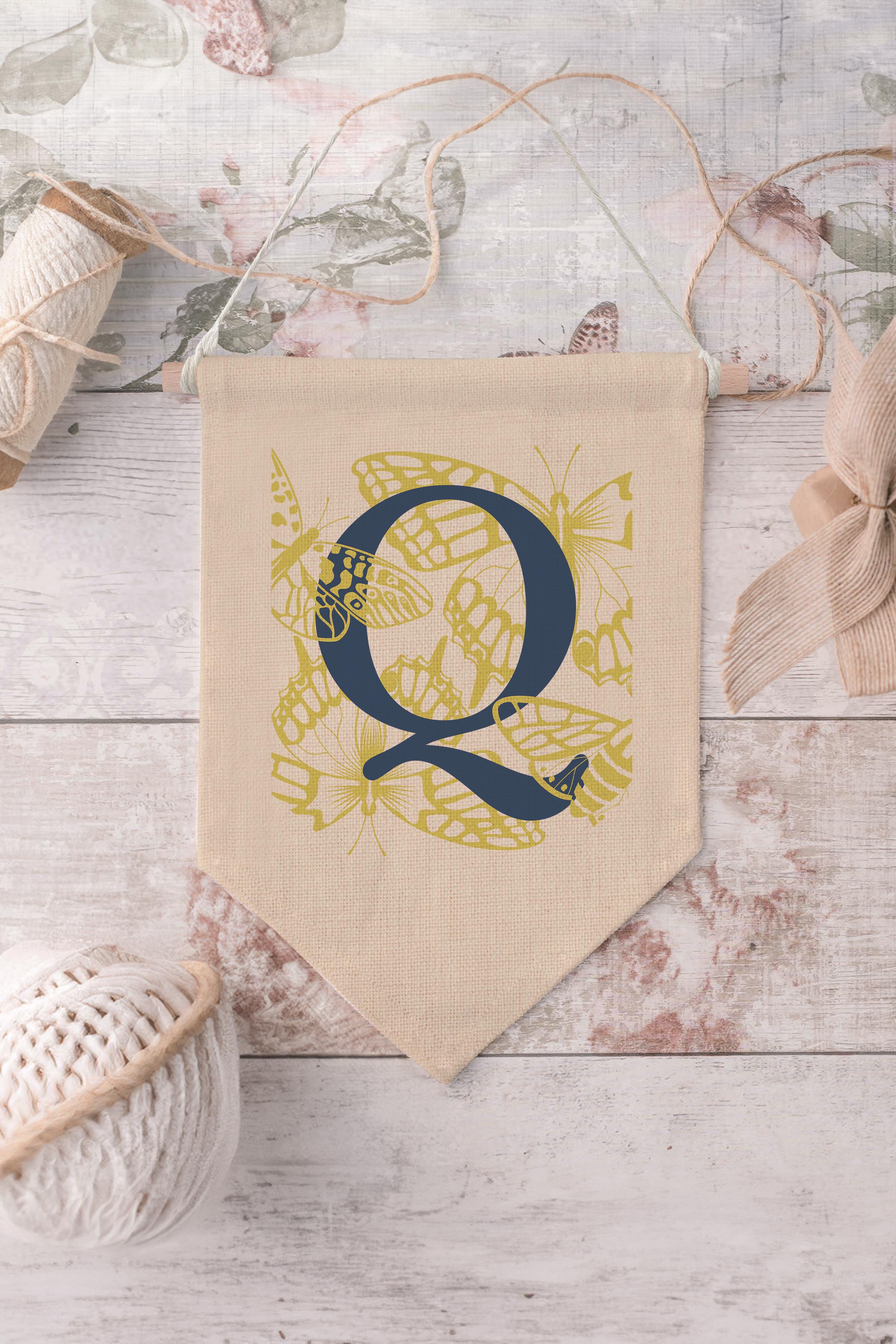 Çocuk Odası Dekor, Duvar Süsü, Ahşap Bebek Odası Dekor, Canvas Flama, Lacivert ve Sarı Çiçek Desenli Q Harfi