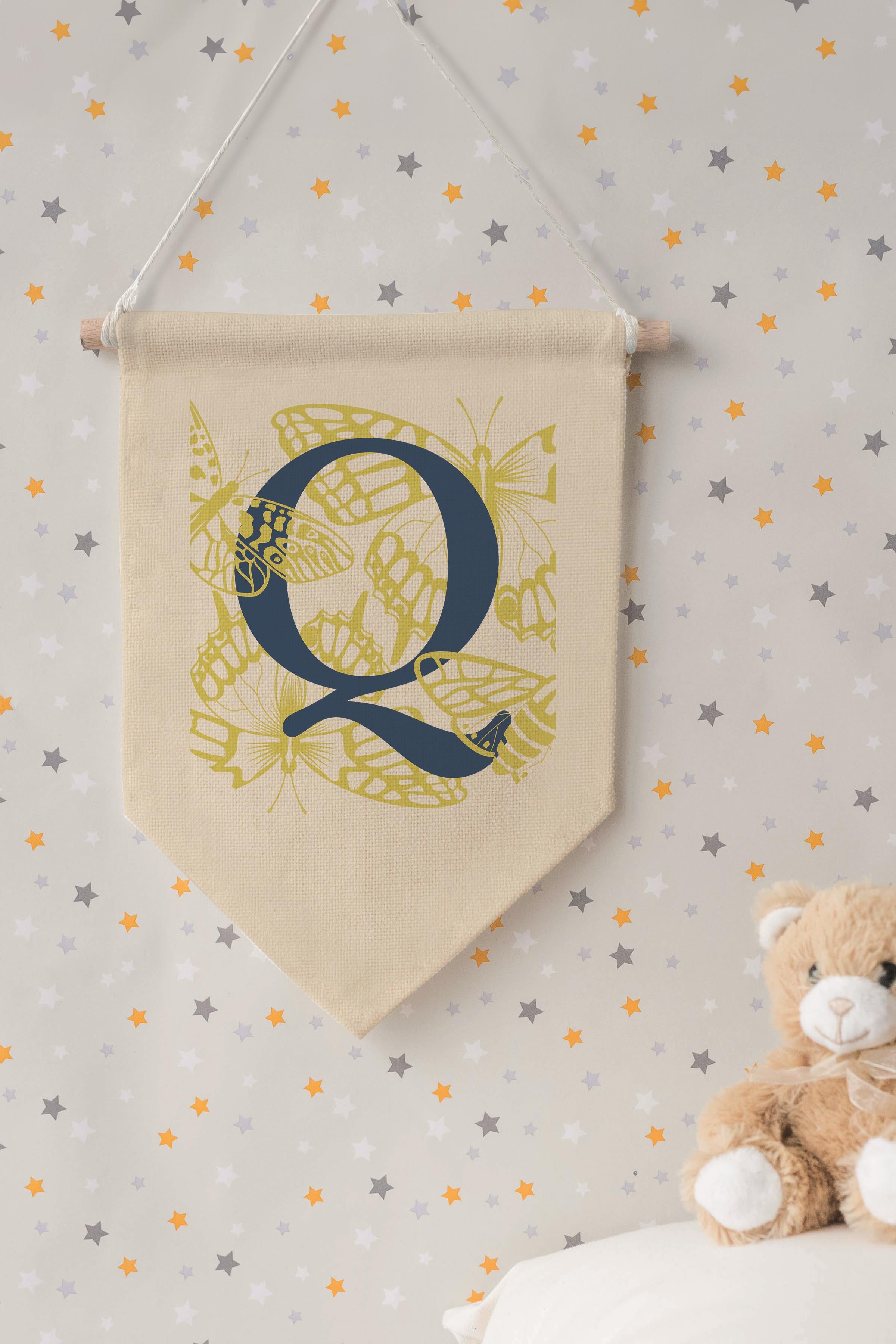 Çocuk Odası Dekor, Duvar Süsü, Ahşap Bebek Odası Dekor, Canvas Flama, Lacivert ve Sarı Çiçek Desenli Q Harfi