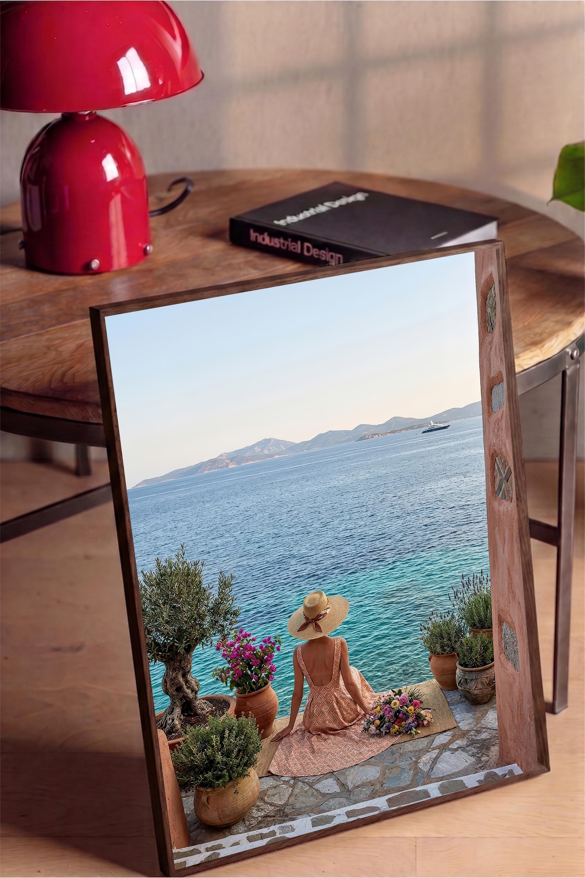 Deniz Kenarında Kadın Posteri, Kahverengi Çerçeveli Poster, Old Money Serisi, NO:113148