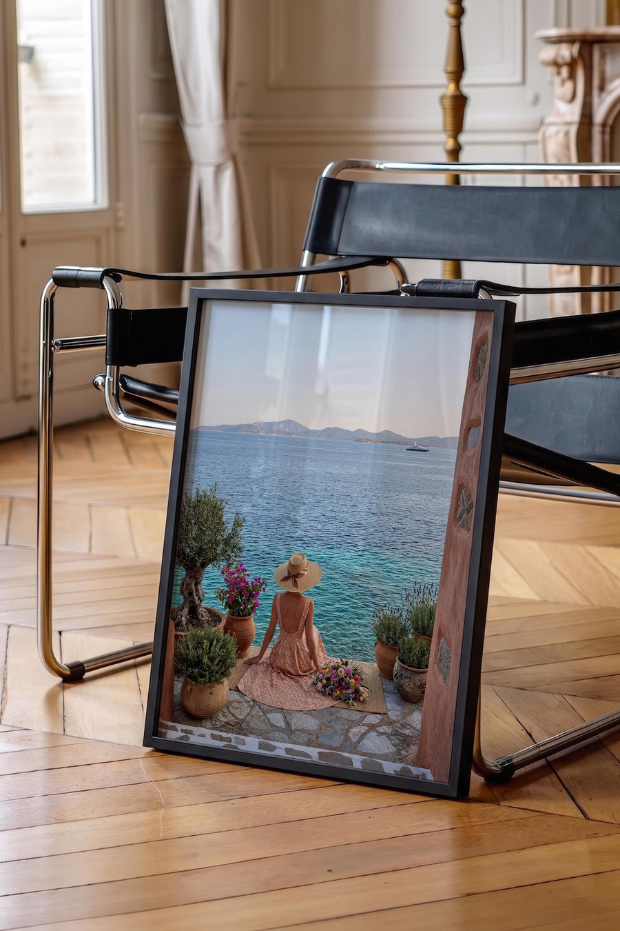 Deniz Kenarında Kadın Old Money Tasarımlar Poster – Siyah Çerçeveli Tablo