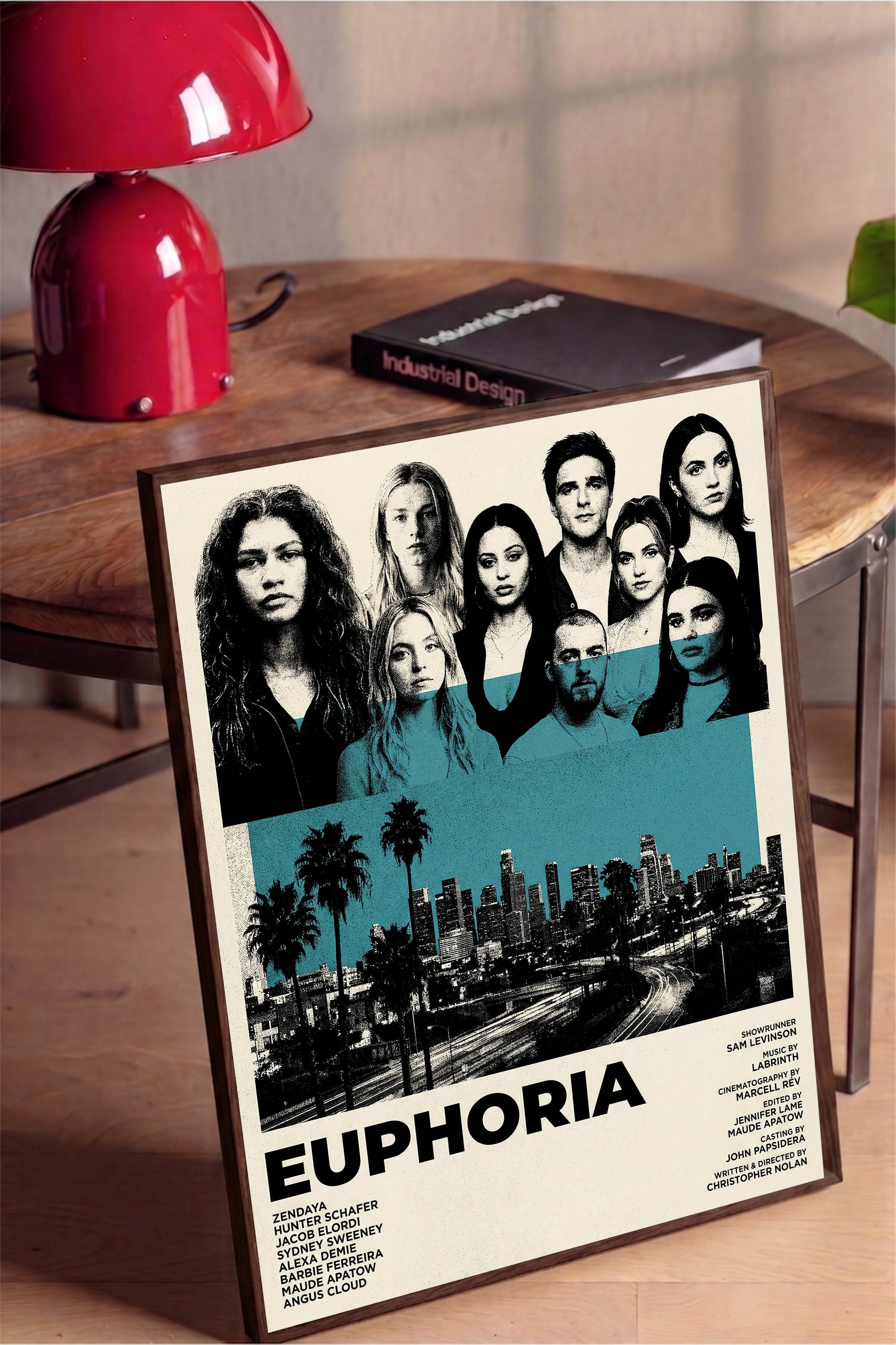 Euphoria Kahverengi Çerçeveli Poster, Sinema ve Dizi Tablo, Film Dizi Afişleri NO:112791