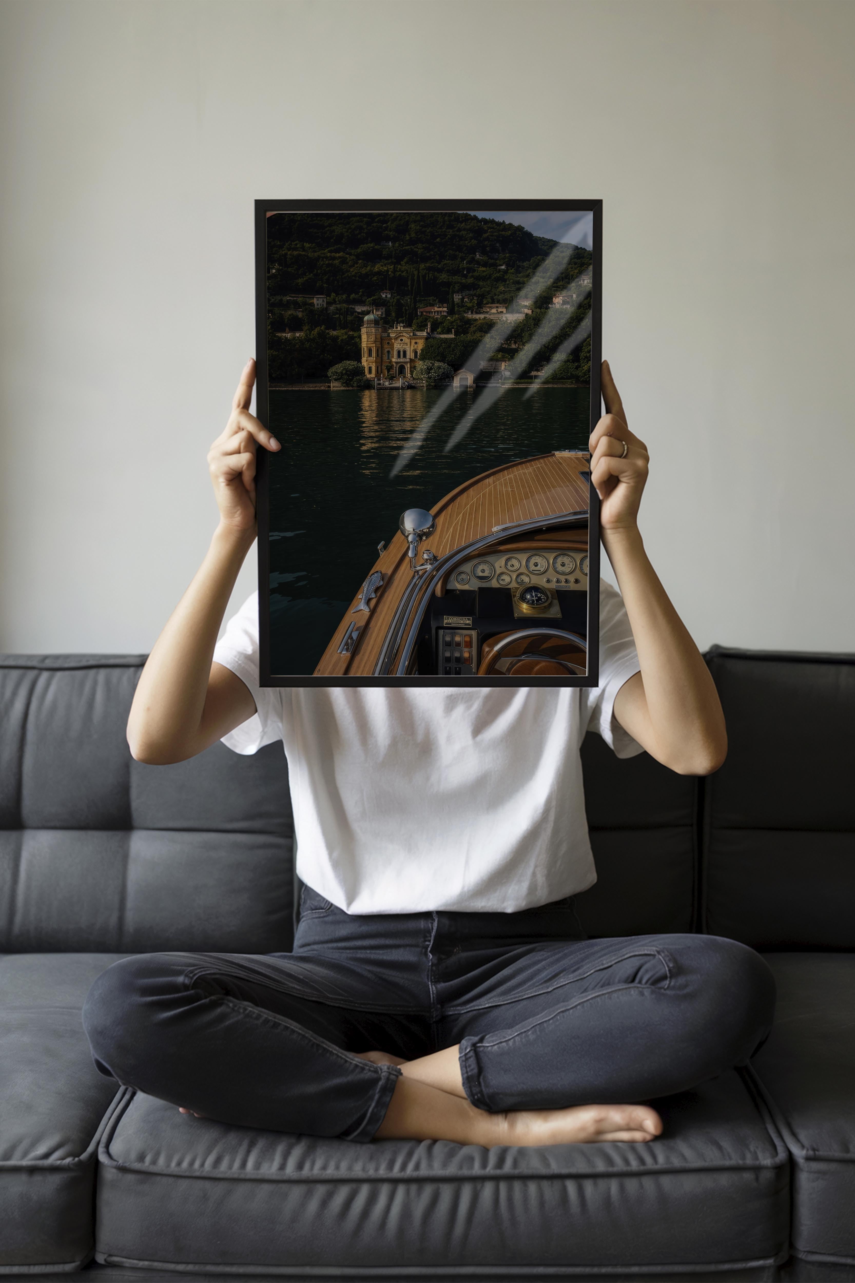 Göl ve Tekne Manzarası Posteri, Siyah Çerçeveli Poster, Old Money Serisi, NO:113144