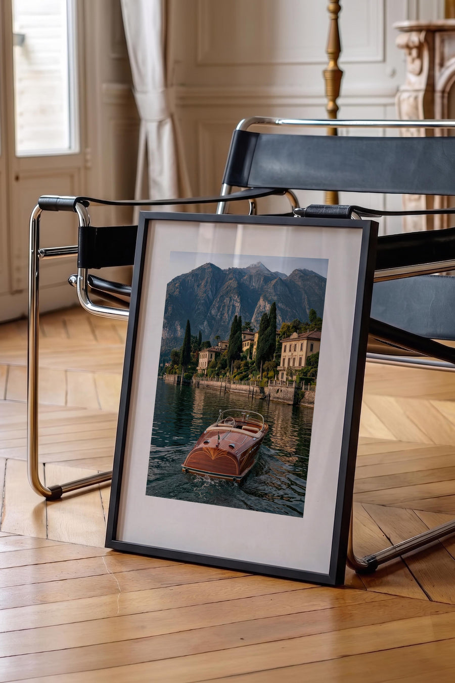 Dağ Eteğinde Göl ve Tekne Old Money Poster – Siyah Çerçeveli Tablo