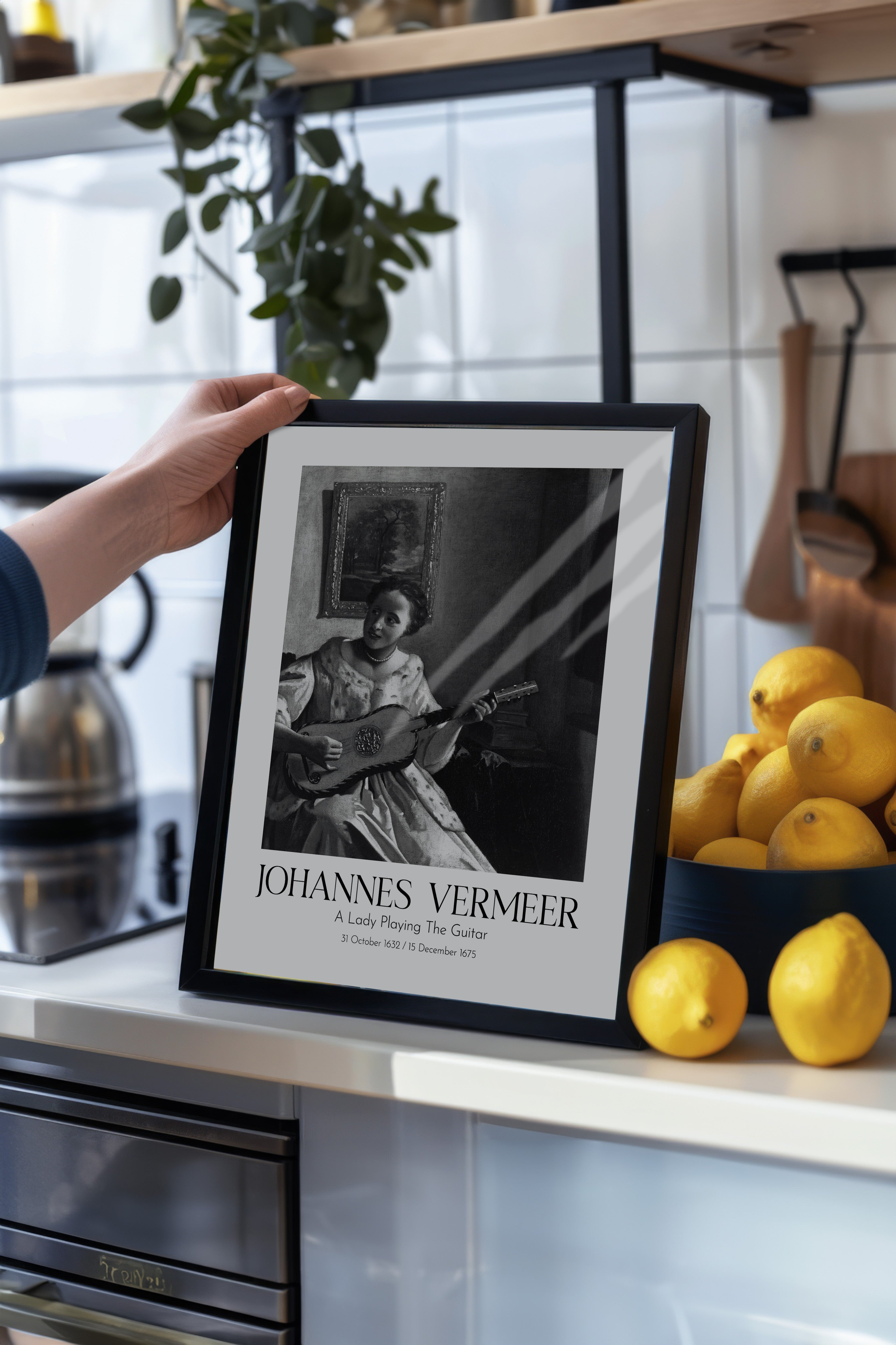 Johannes Vermeer - A Lady Playing The Guitar, Siyah Çerçeveli Tablo, Sanat Serisi NO:110340