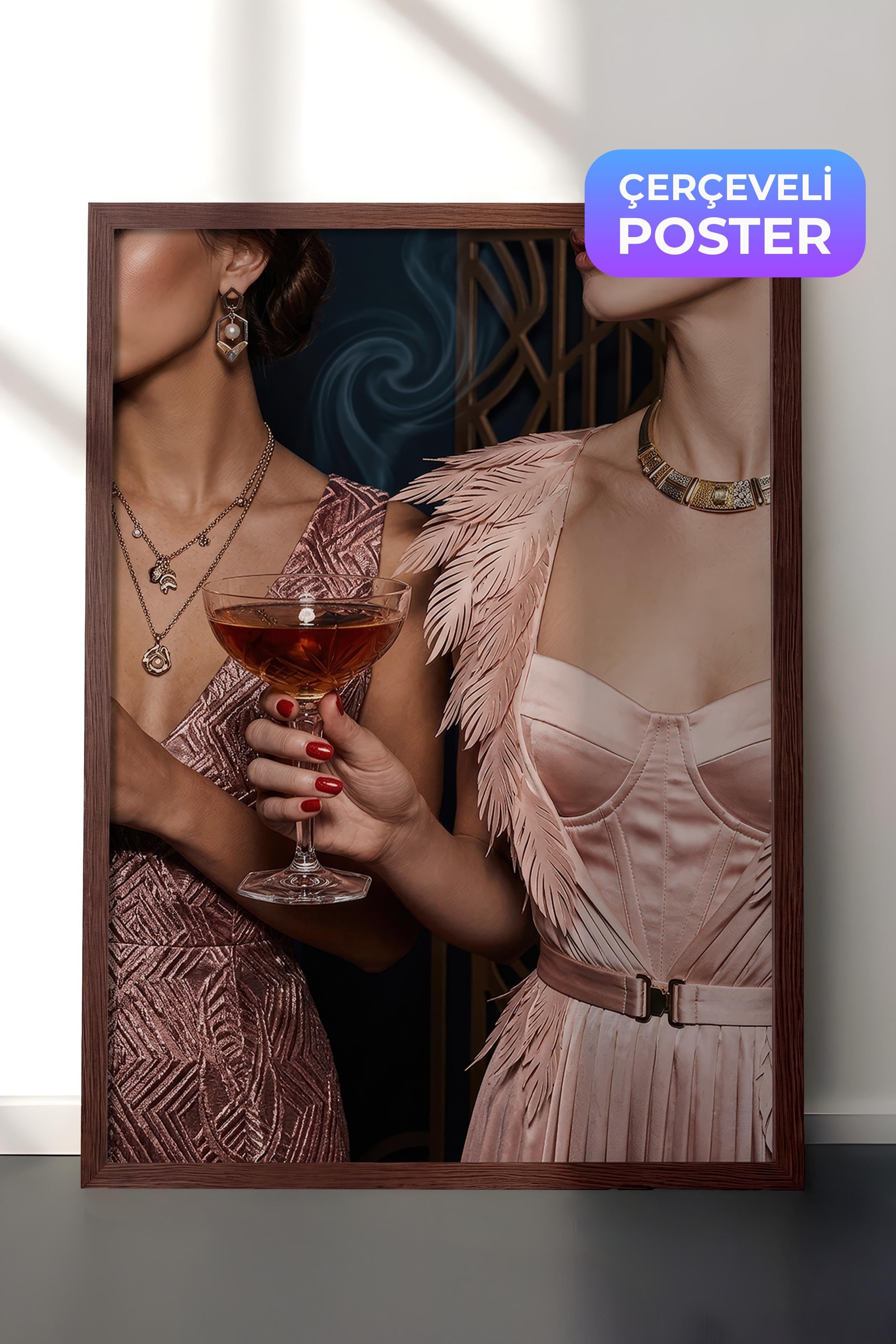 Kadın ve Kokteyl Bardağı Posteri, Kahverengi Çerçeveli Poster, Old Money Serisi, NO:113208