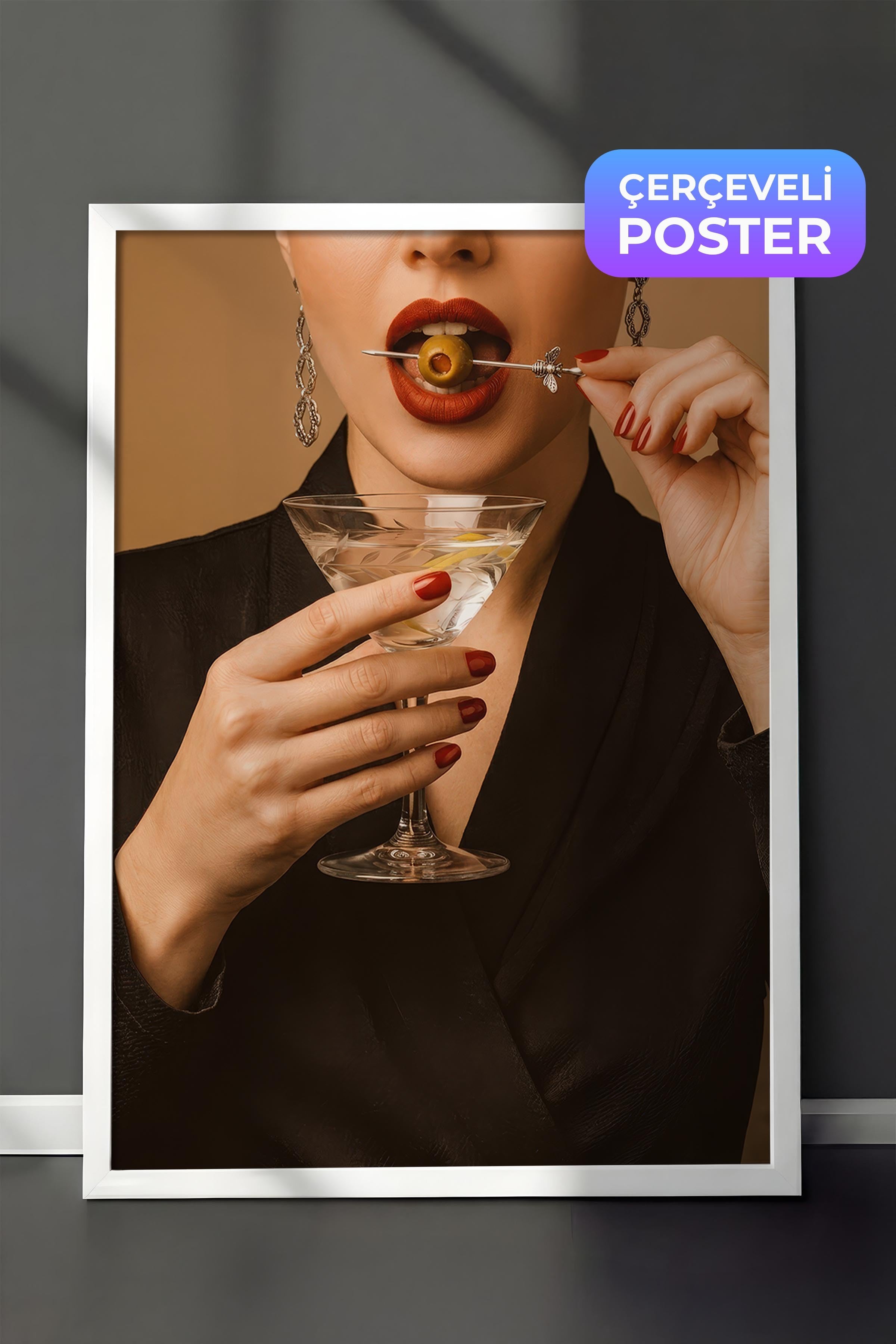 Kadın ve Kokteyl Posteri, Beyaz Çerçeveli Poster, Old Money Serisi, NO:113134