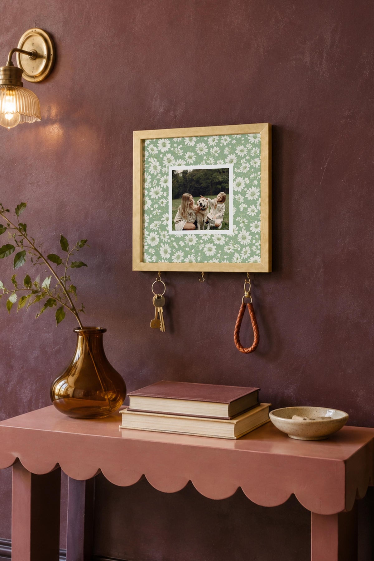Yeşil Papatya Desenli Kişiye Özel Tablo Anahtarlık, Photobooth Stili, Bej Fotoğraf Çerçevesi Kare