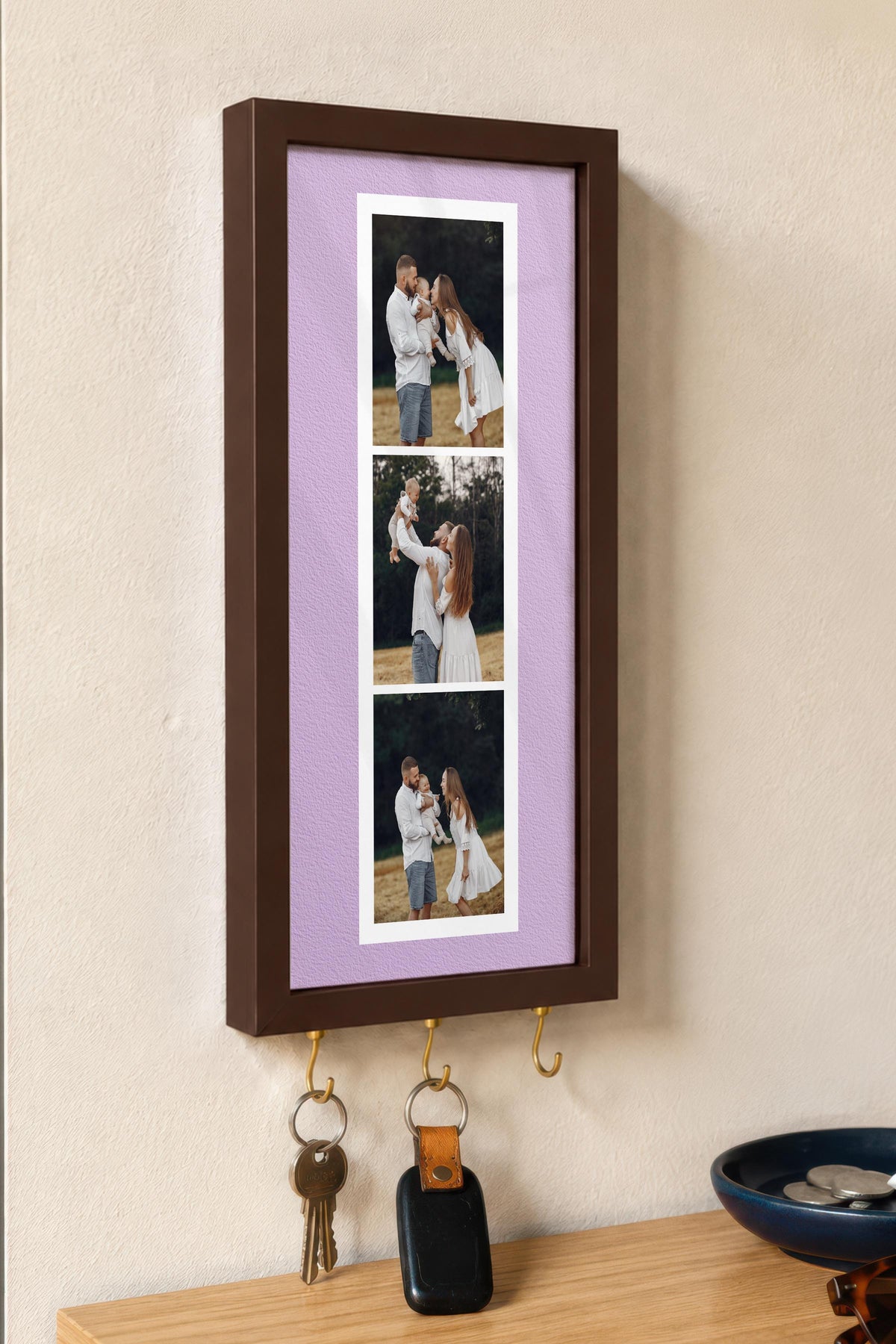 Açık Lavanta Dokulu Kişiye Özel Tablo Anahtarlık, Photobooth Stili, Kahverengi Fotoğraf Çerçevesi Dikey