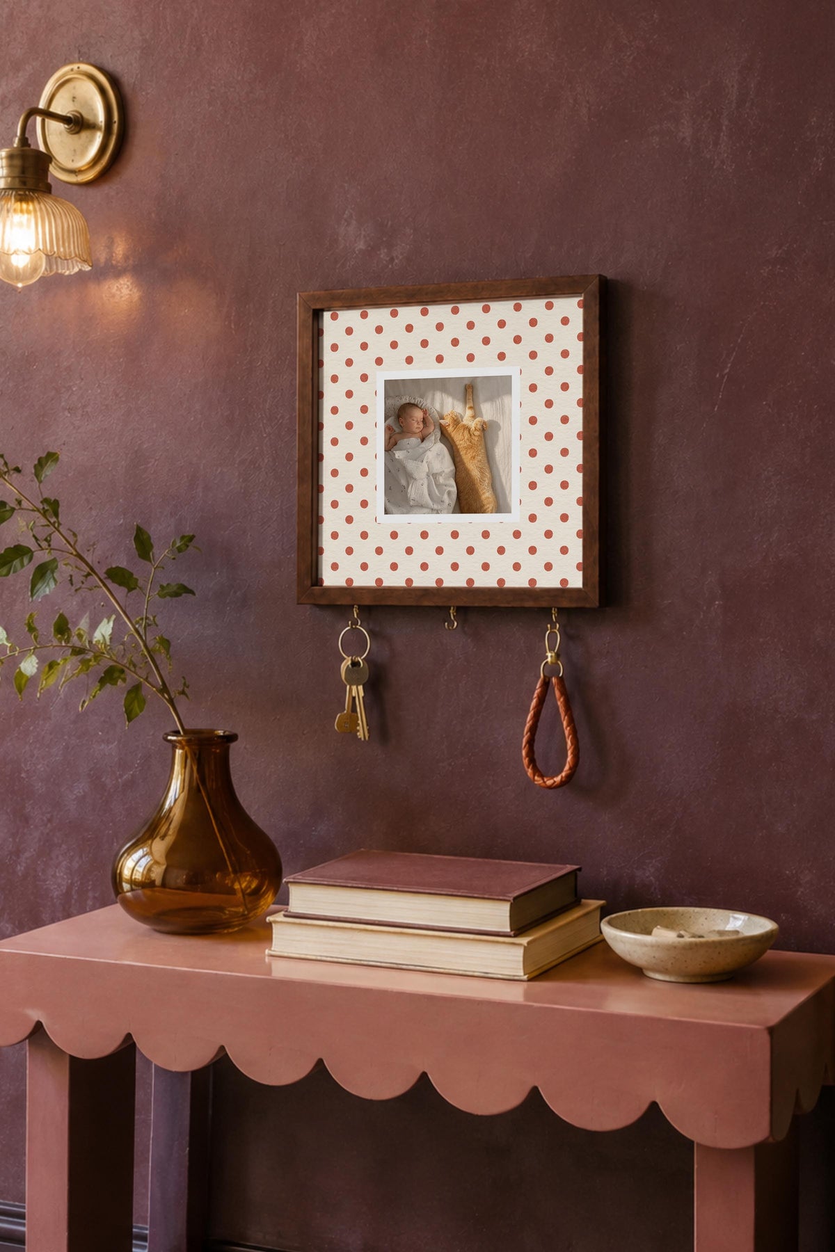 Krem Puantiyeli Kişiye Özel Tablo Anahtarlık, Photobooth Stili, Kahverengi Fotoğraf Çerçevesi Kare