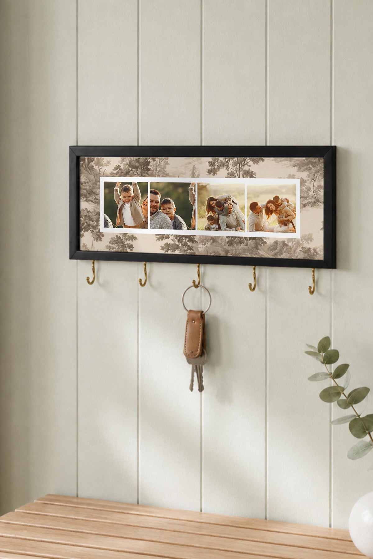 Klasik Manzara Desenli Kişiye Özel Tablo Anahtarlık, Photobooth Stili, Siyah Fotoğraf Çerçevesi Yatay