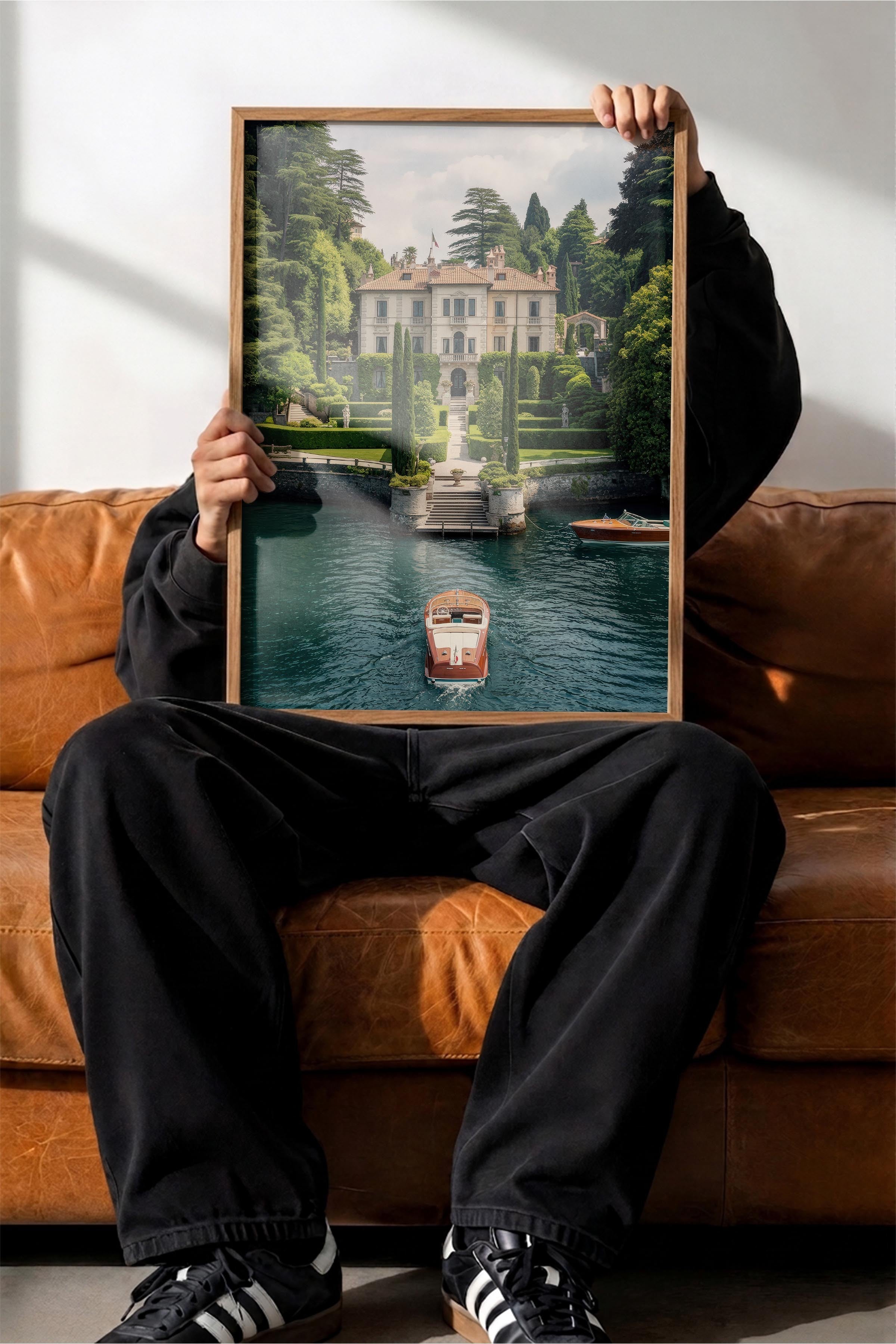 Klasik Villa ve Tekne Posteri, Ahşap Çerçeveli Poster, Old Money Serisi, NO:113139