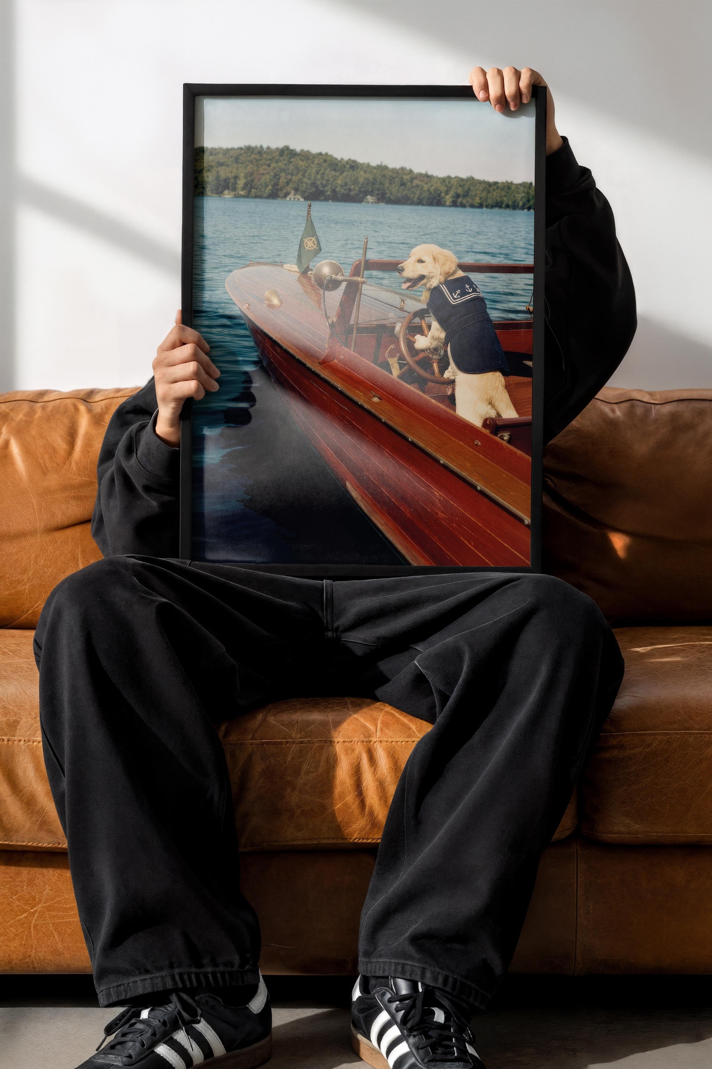 Köpek ve Tekne Posteri, Siyah Çerçeveli Poster, Old Money Serisi, NO:113147