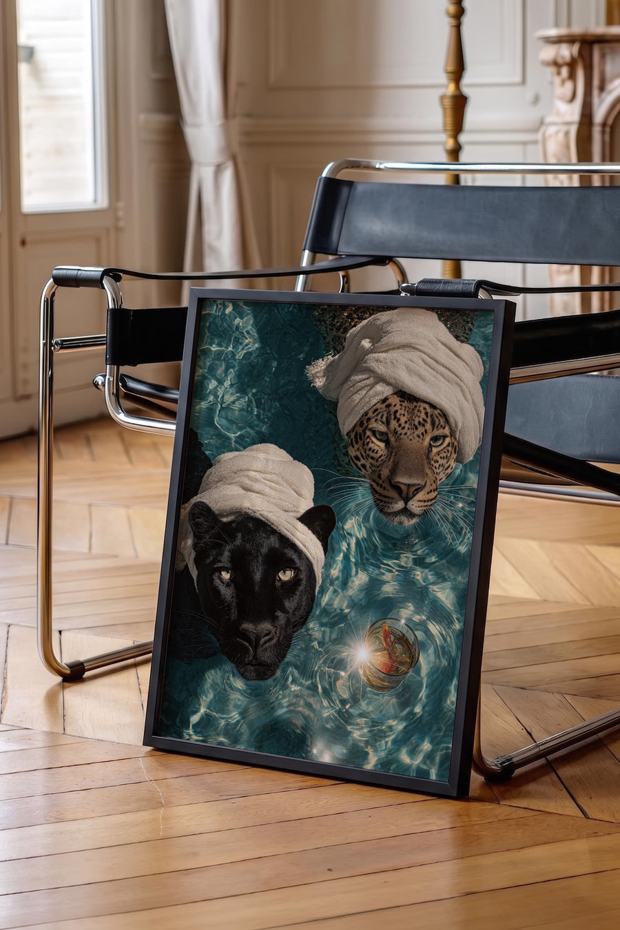 Havuzda Yatan Leopar ve Kara Panter Old Money Tasarımlar Poster – Siyah Çerçeveli Tablo