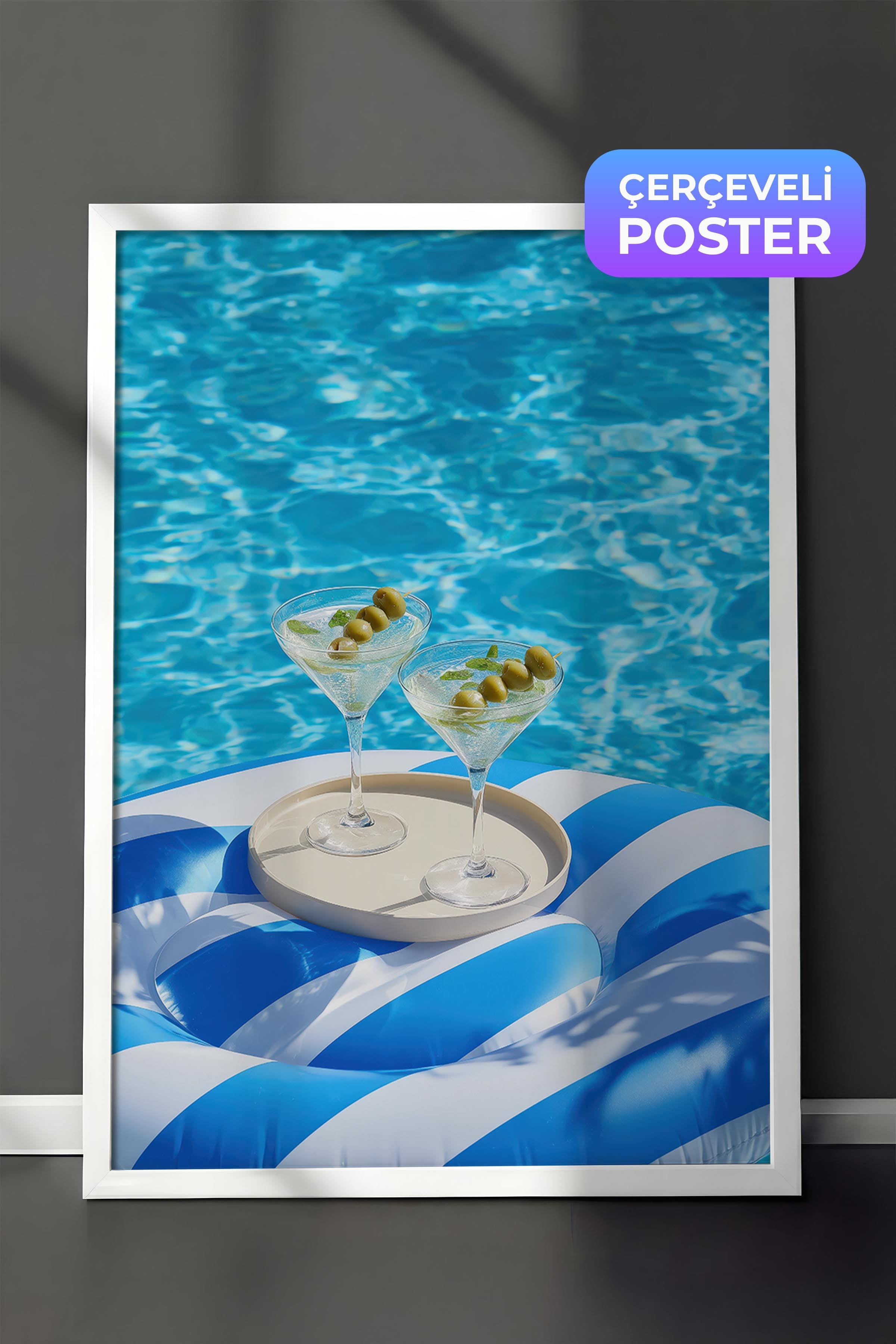 Martini ve Havuz Posteri, Beyaz Çerçeveli Poster, Old Money Serisi, NO:113212