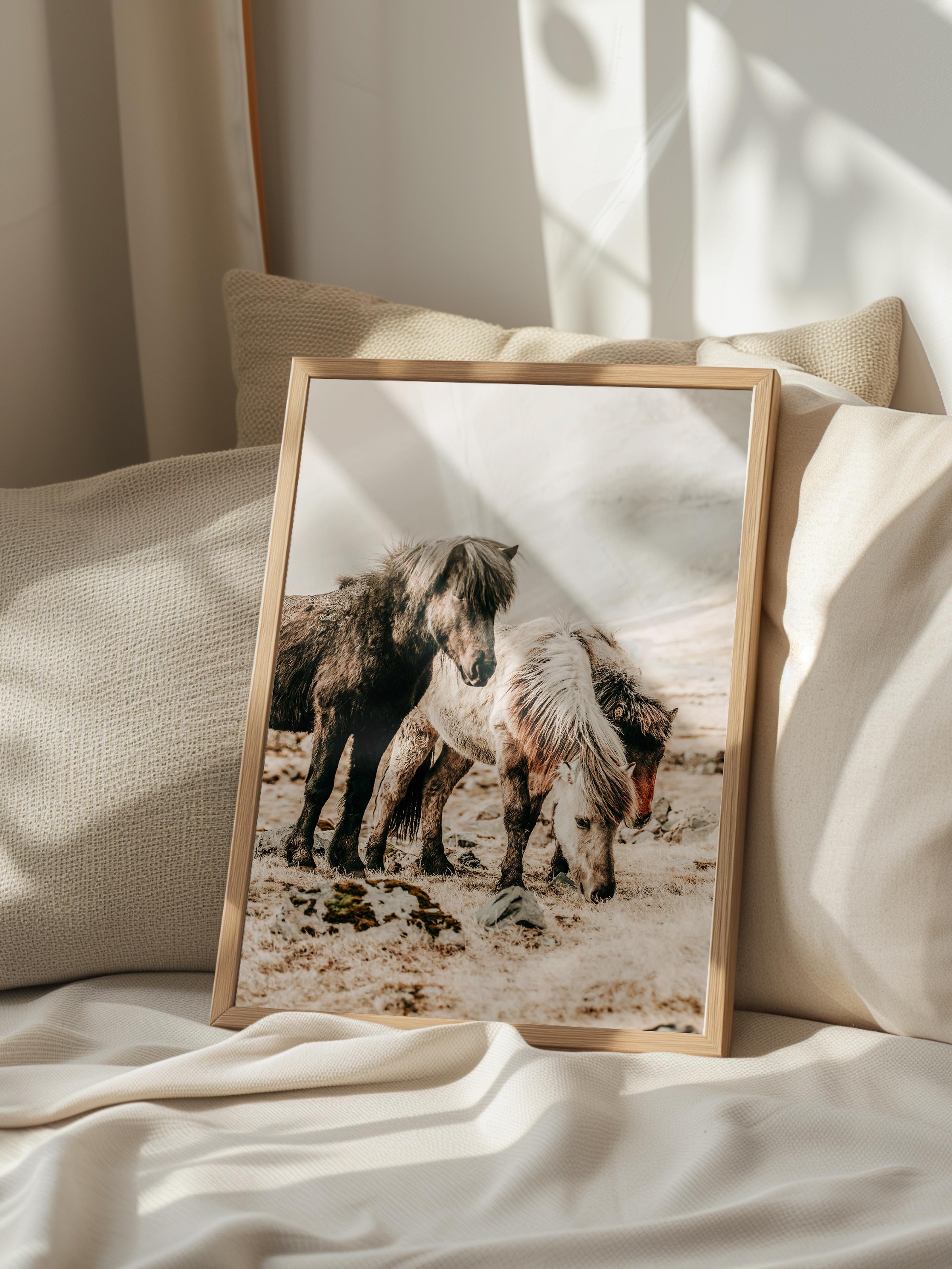 Rustic Çerçevesiz Poster, İskandinav Kahverengi Poster, NO:119 Yerde Yatan Atlar Fotoğraf, Dikey