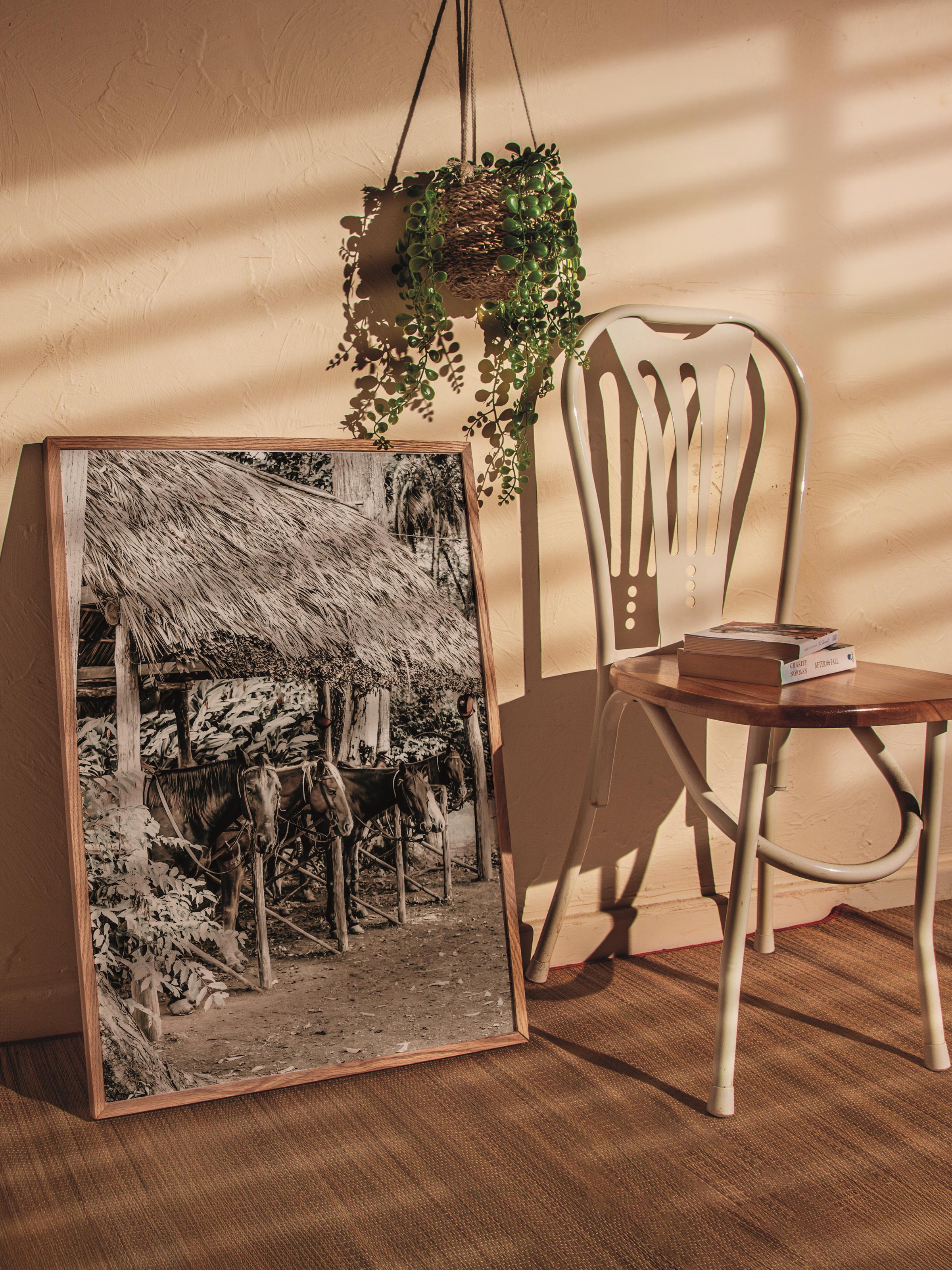 Rustic Çerçevesiz Poster, İskandinav Kahverengi Poster, NO:134 Ahşap Kulübe ve Bitkiler Fotoğraf, Dikey