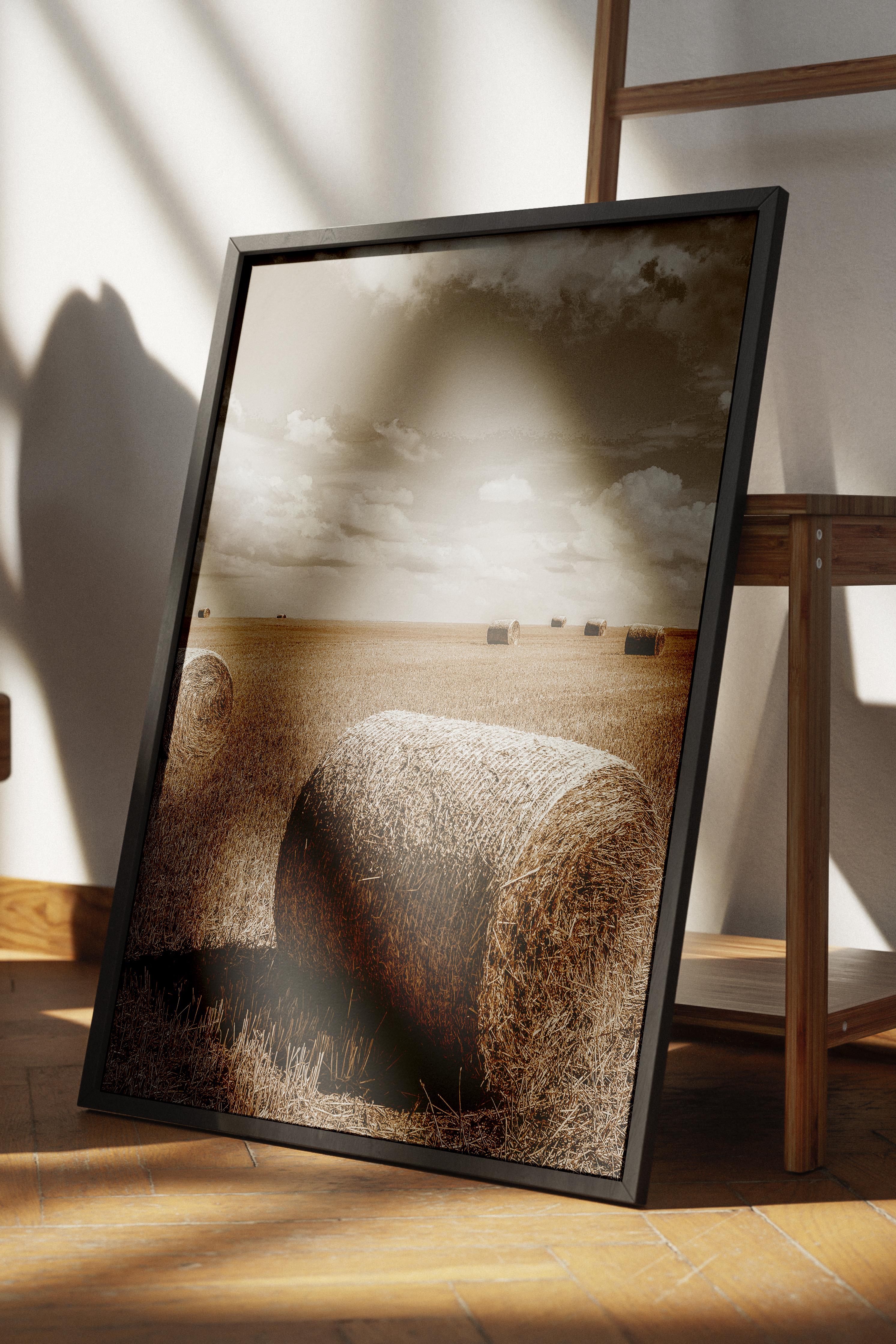 Rustic Çerçevesiz Poster, İskandinav Kahverengi Poster, NO:20 Tarlada Saman Balyası Fotoğraf, Dikey