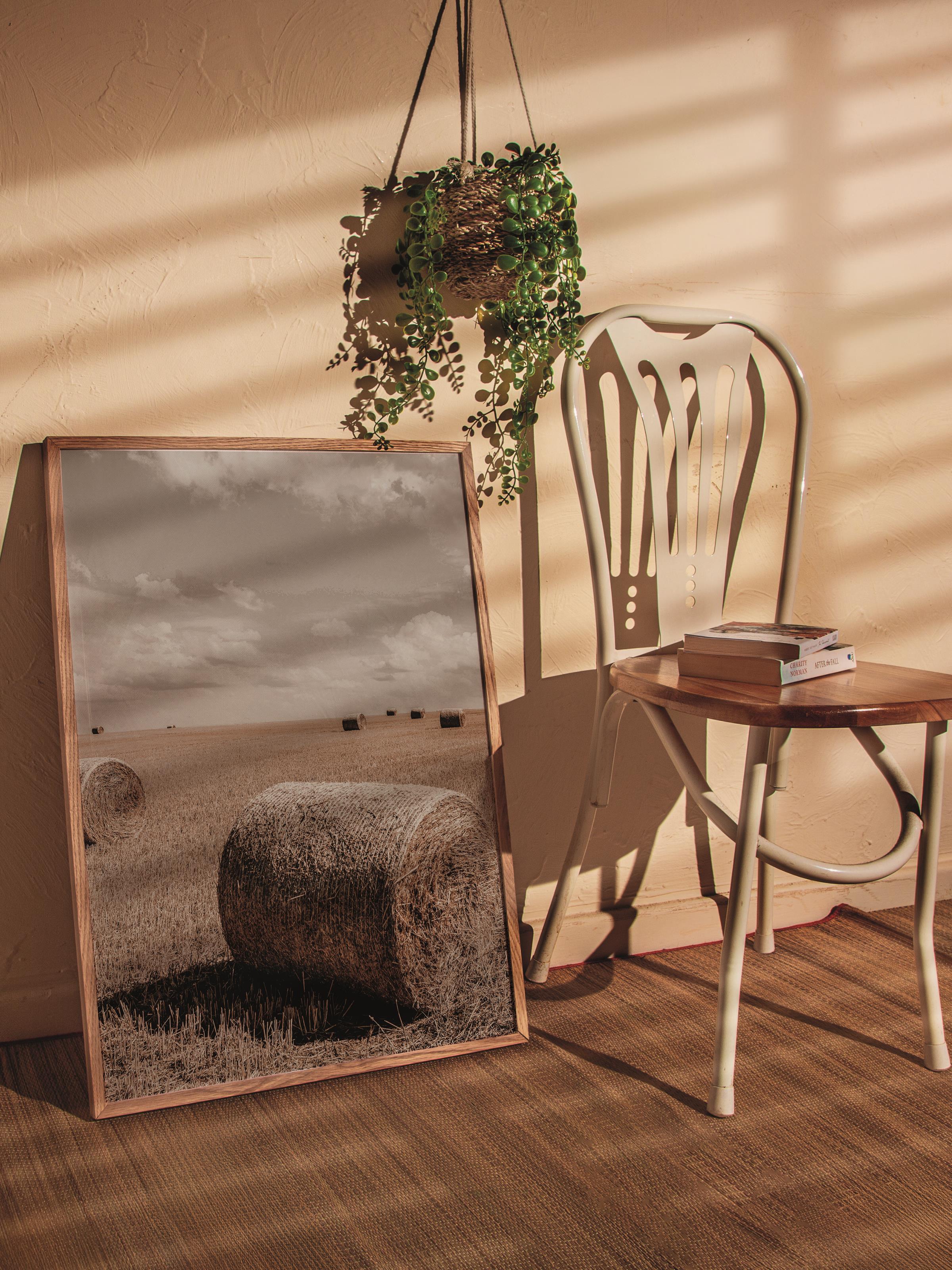 Rustic Çerçevesiz Poster, İskandinav Kahverengi Poster, NO:20 Tarlada Saman Balyası Fotoğraf, Dikey