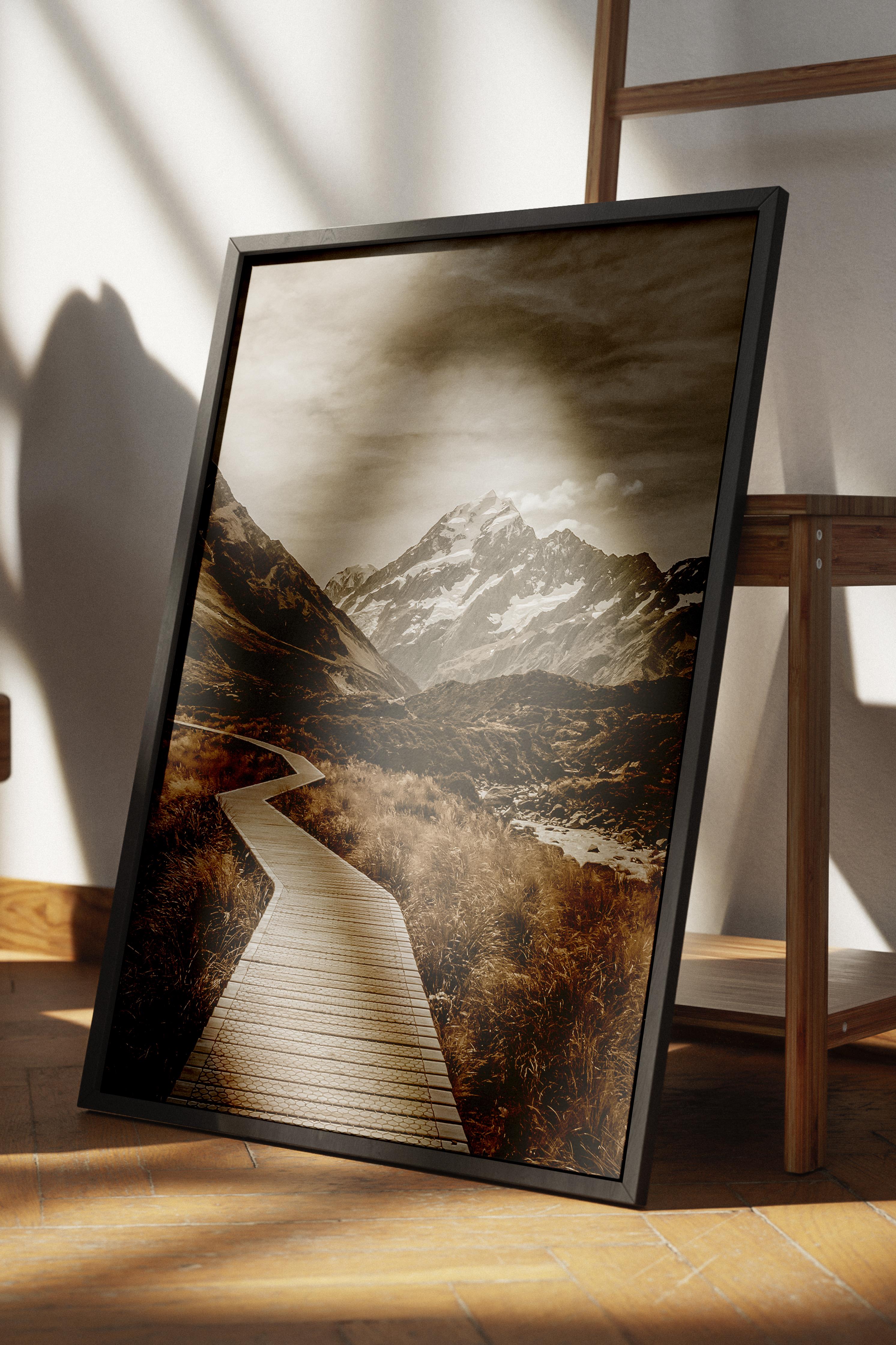 Rustic Çerçevesiz Poster, İskandinav Kahverengi Poster, NO:21 Tahta Yol ve Dağlar Fotoğraf, Dikey