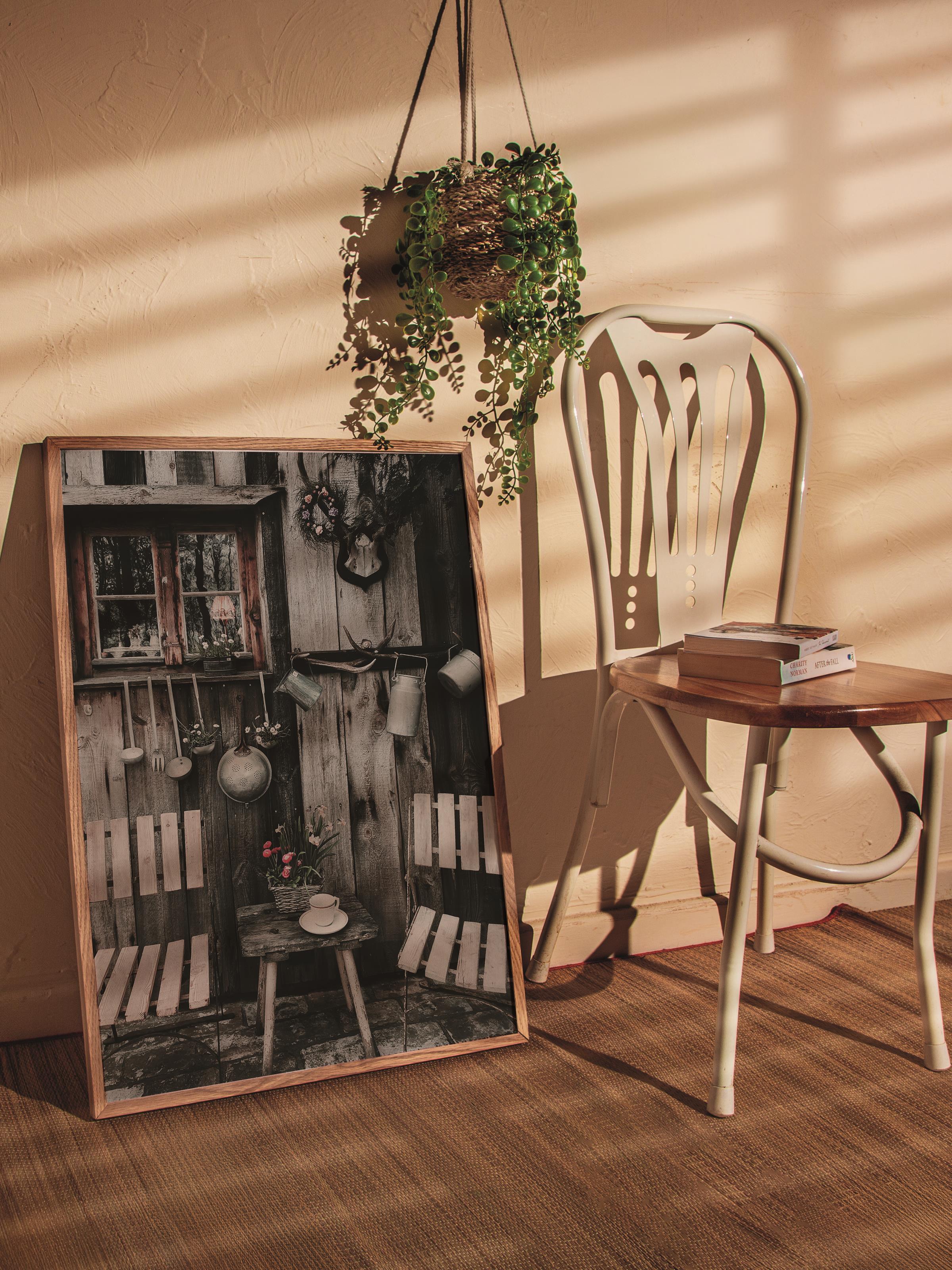 Rustic Çerçevesiz Poster, İskandinav Kahverengi Poster, NO:46 Ahşap Sandalye ve Masa Fotoğraf, Dikey