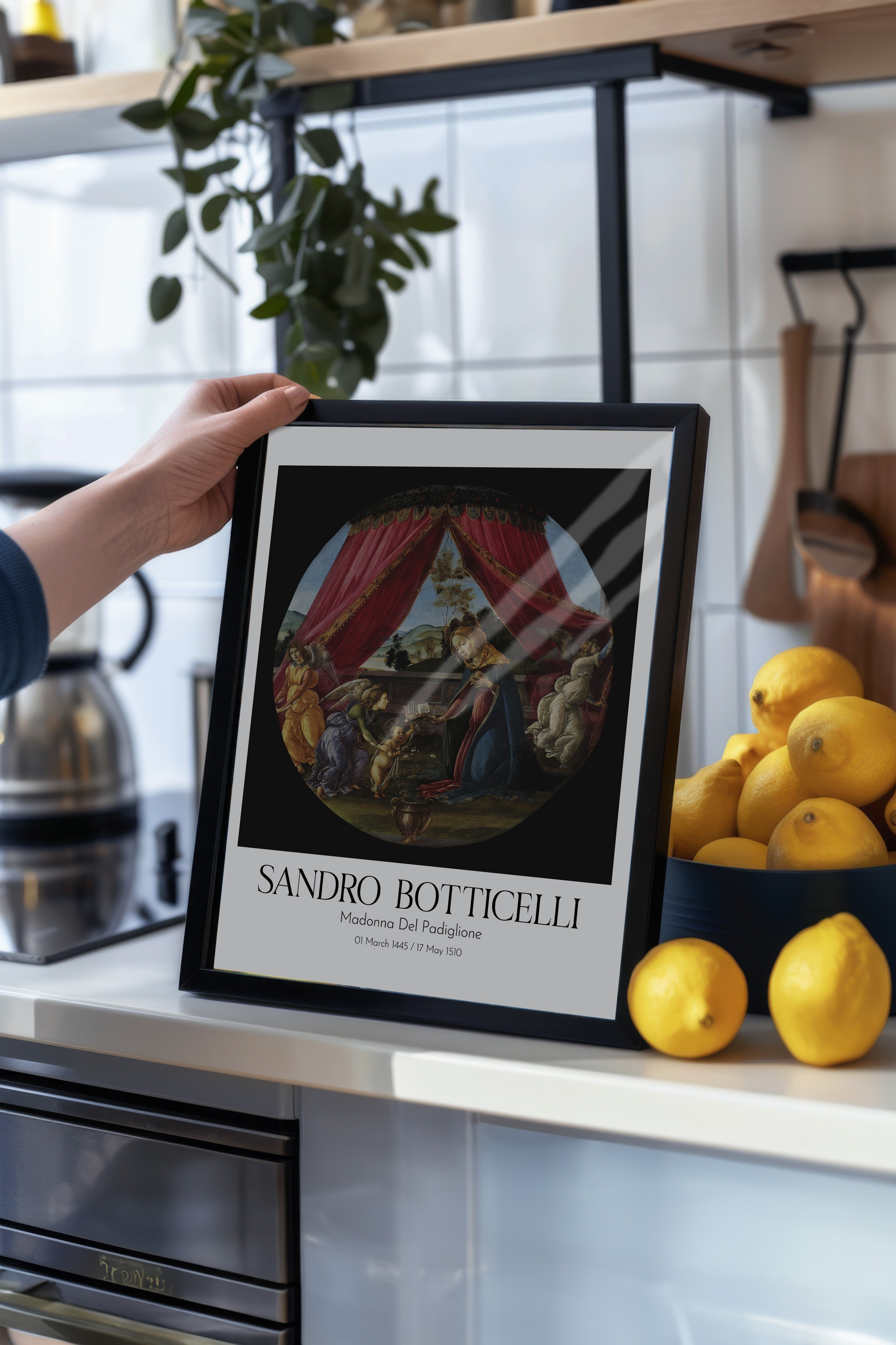 Sandro Botticelli - Madonna Del Padiglione, Siyah Çerçeveli Tablo, Sanat Serisi NO:110748