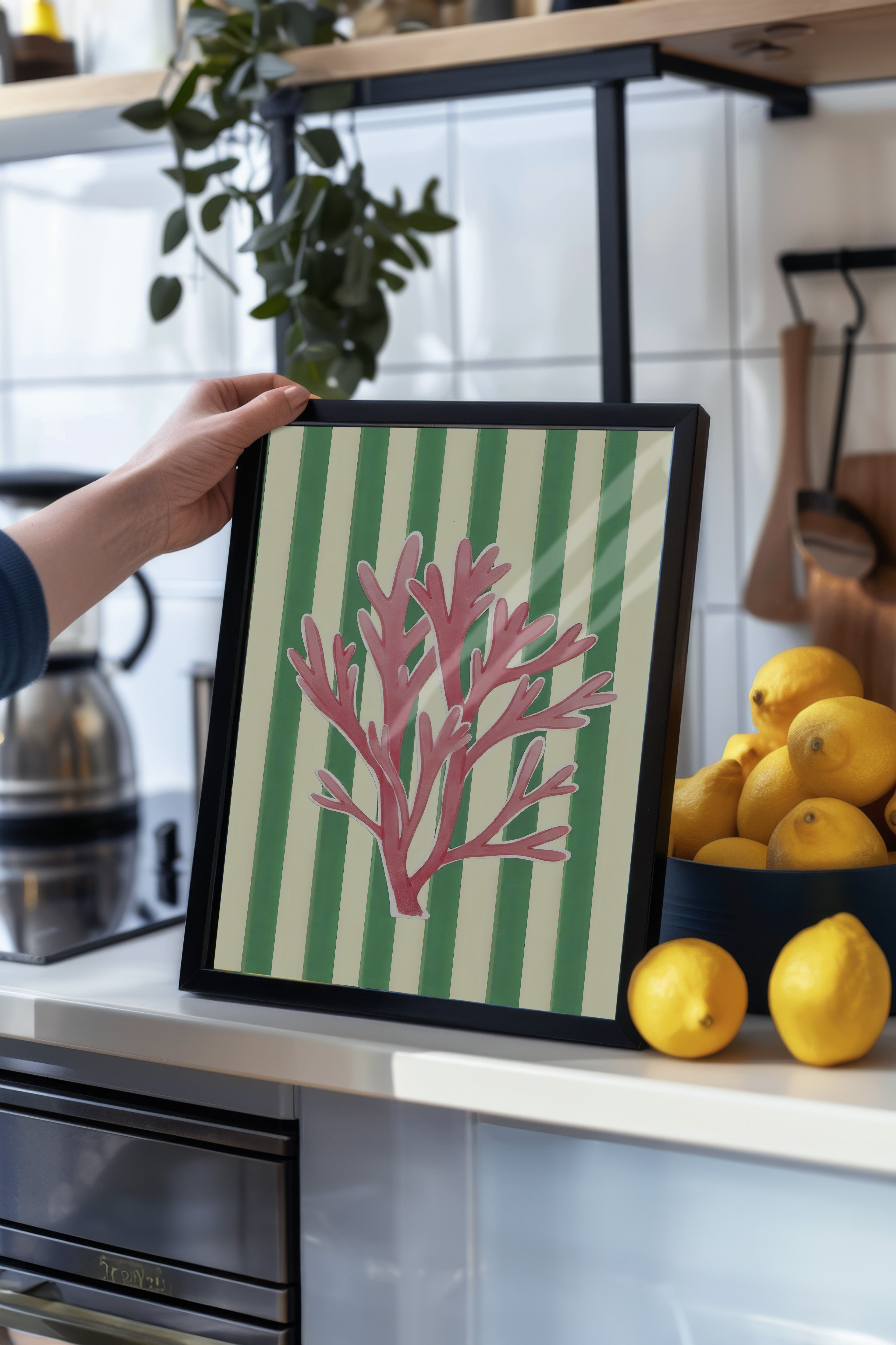 Siyah Çerçeveli Poster Tablo, Pembe Mercan, İllüstrasyon, Pembe Renk Poster, 2025 Yaz Seçkisi, NO:109506