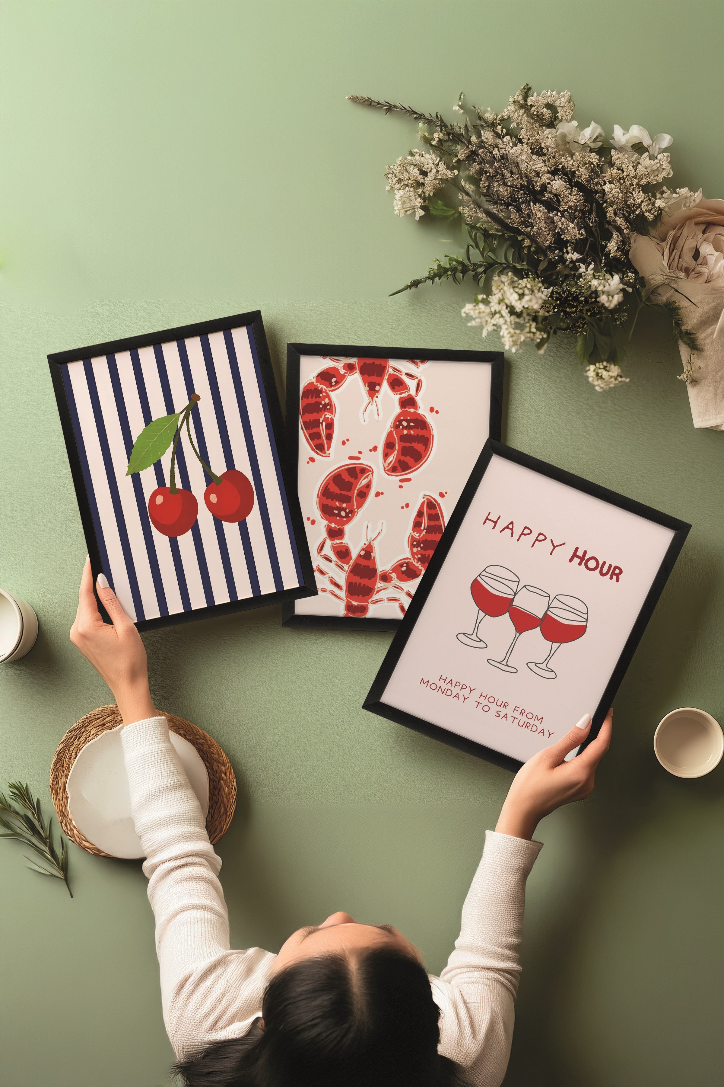 Siyah Tablo Seti, 3 Adet Siyah Çerçeveli Poster Happy Hour Model No:300841, Kırmızı Duvar Dekoru