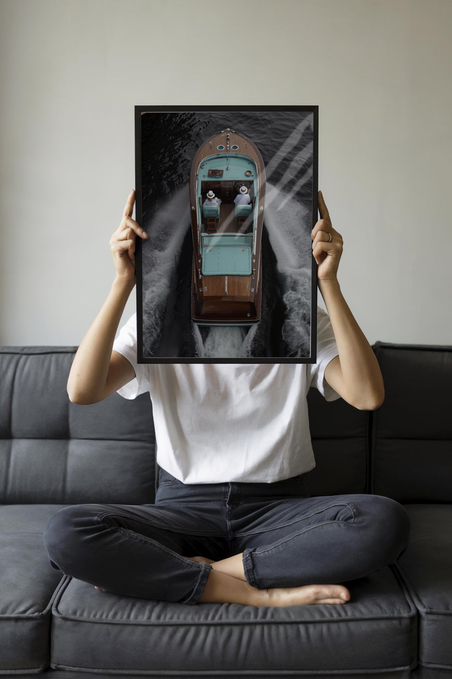 Tekne Old Money Poster – Siyah Çerçeveli Tablo