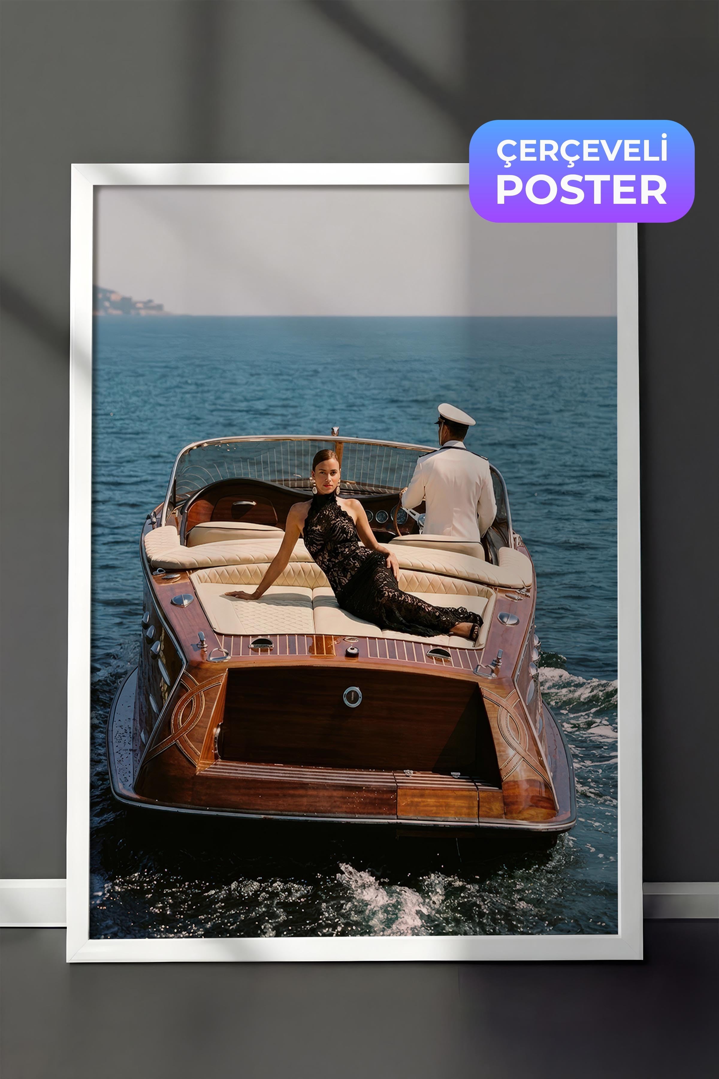 Tekne ve Kadın Posteri, Beyaz Çerçeveli Poster, Old Money Serisi, NO:113188