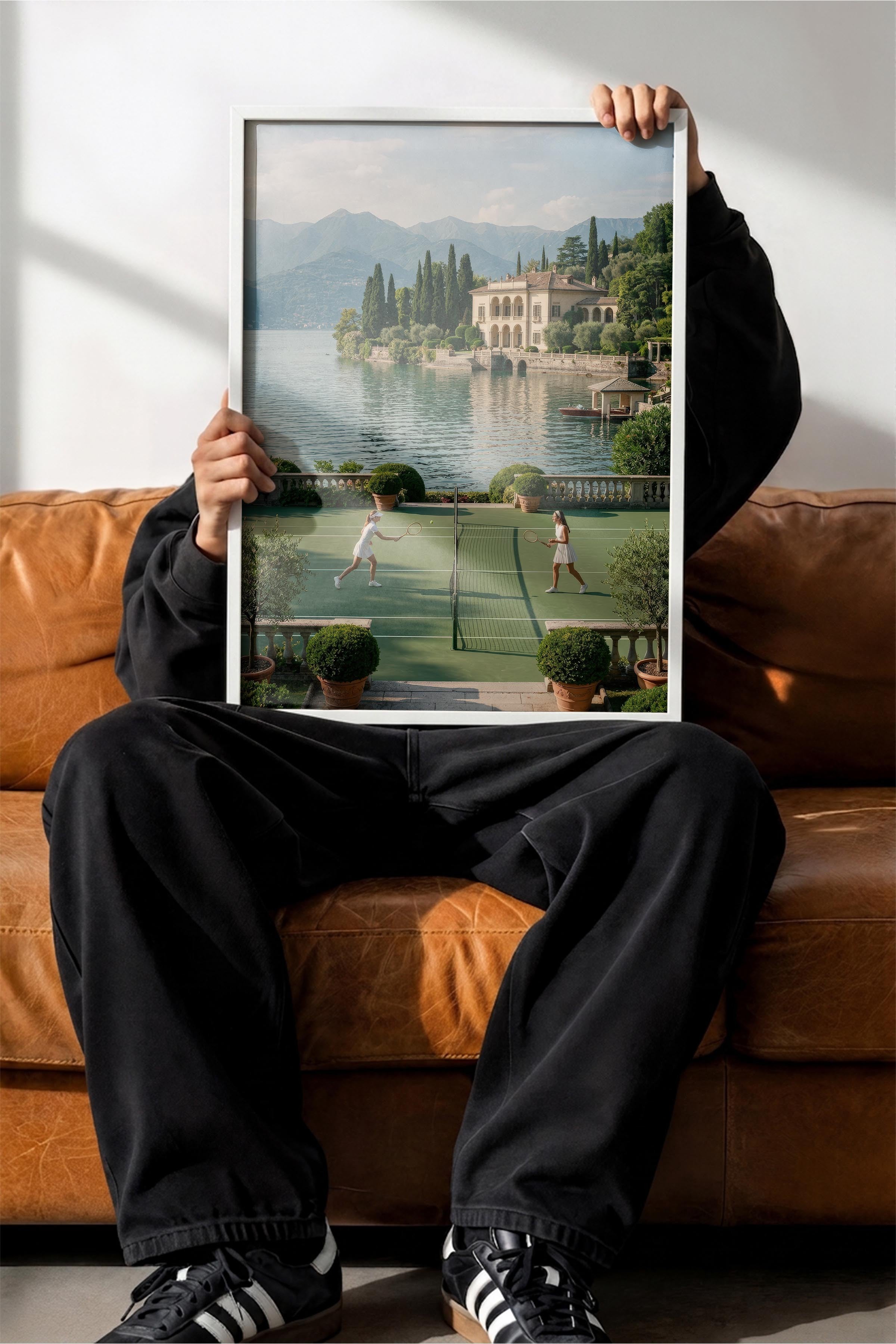 Tenis Kortu ve Göl Manzarası Posteri, Beyaz Çerçeveli Poster, Old Money Serisi, NO:113166