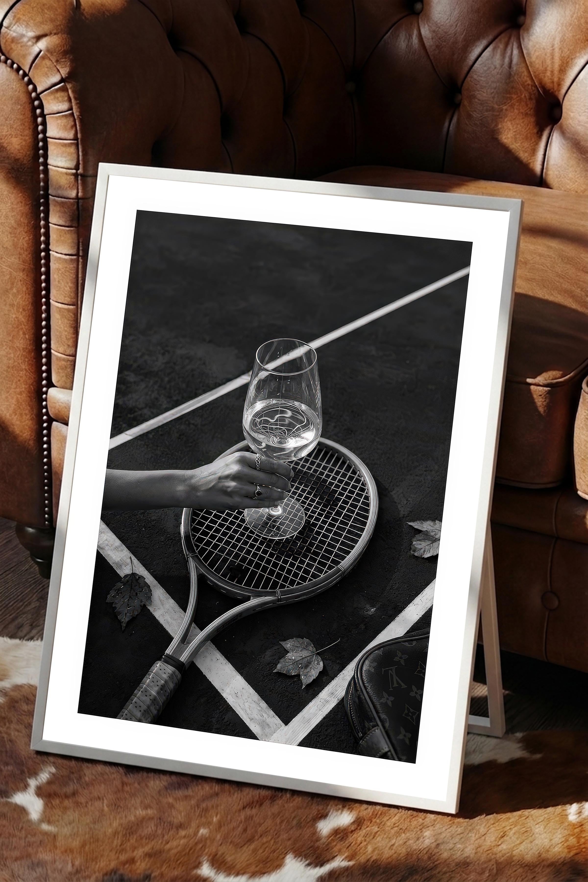Tenis Raketi ve Şarap Kadehi Posteri, Beyaz Çerçeveli Poster, Old Money Serisi, NO:113205