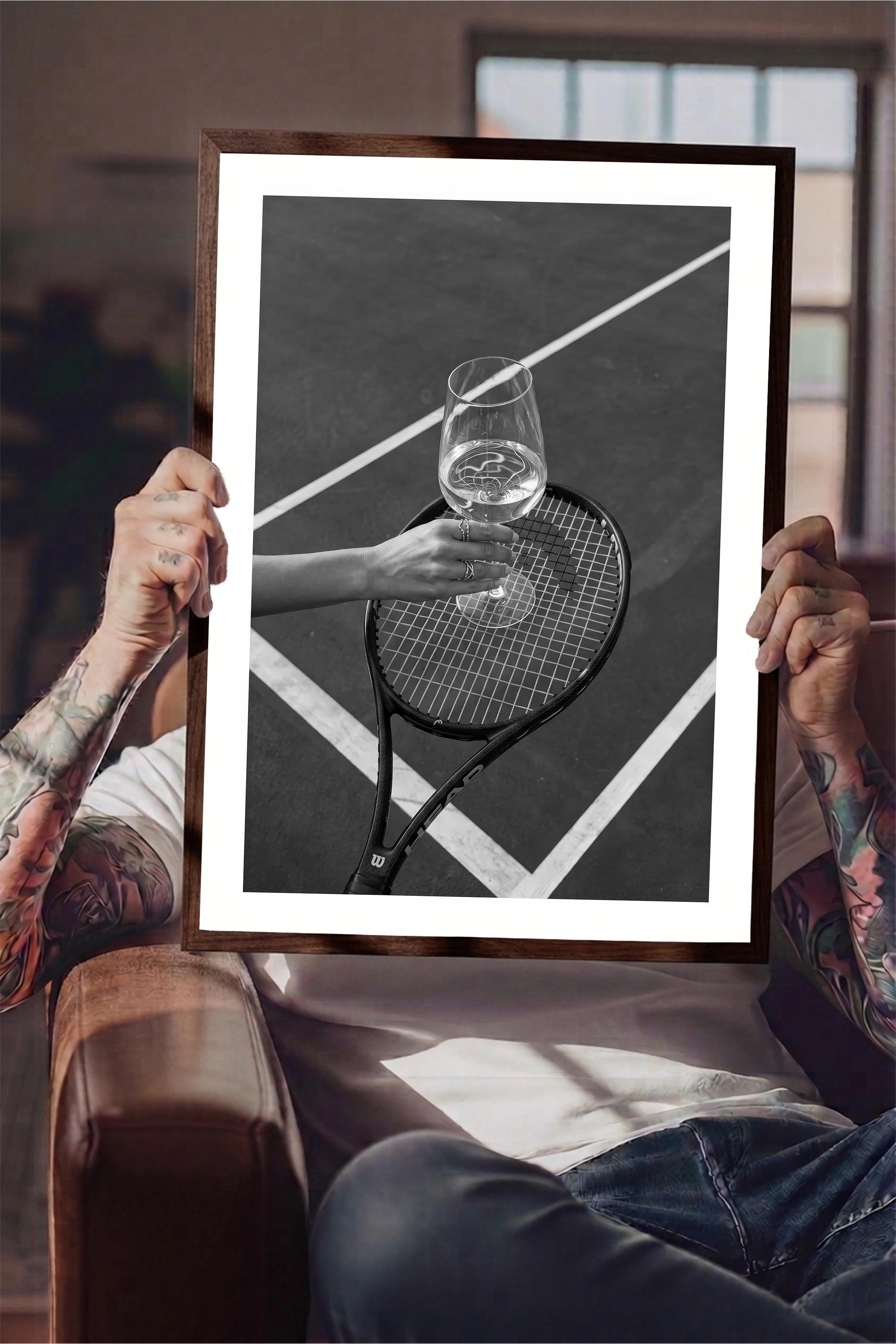 Tenis Raketi ve Şarap Kadehi Posteri, Kahverengi Çerçeveli Poster, Old Money Serisi, NO:113180