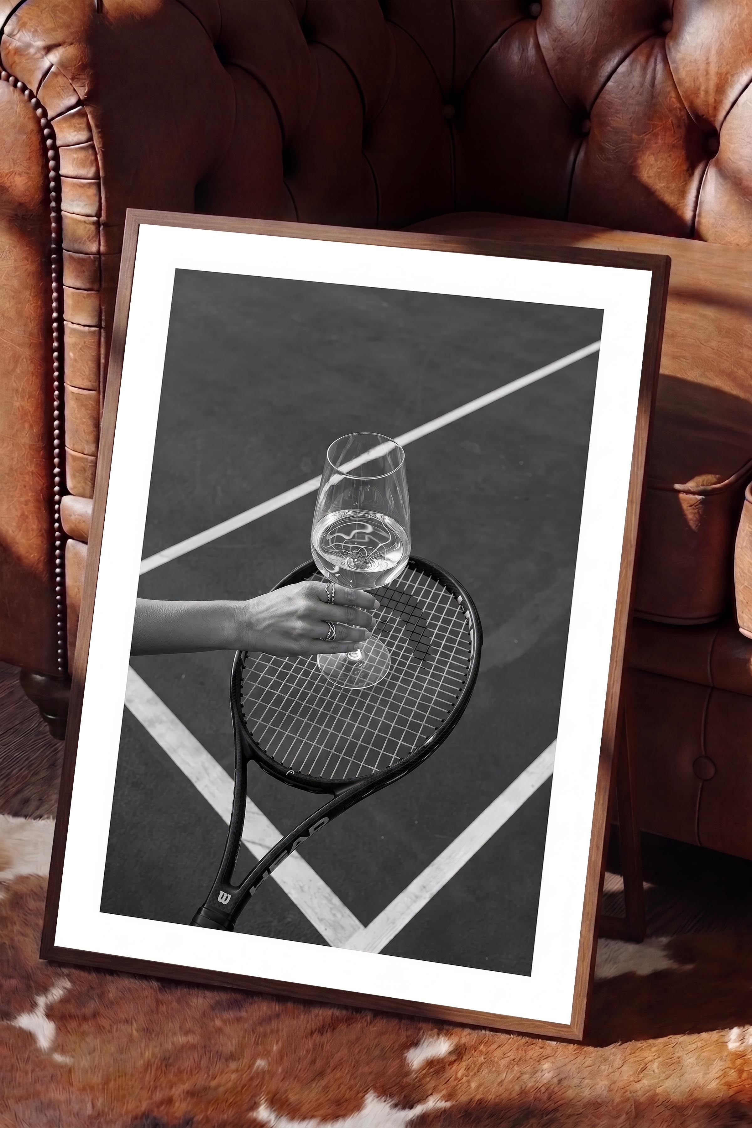 Tenis Raketi ve Şarap Kadehi Posteri, Kahverengi Çerçeveli Poster, Old Money Serisi, NO:113180