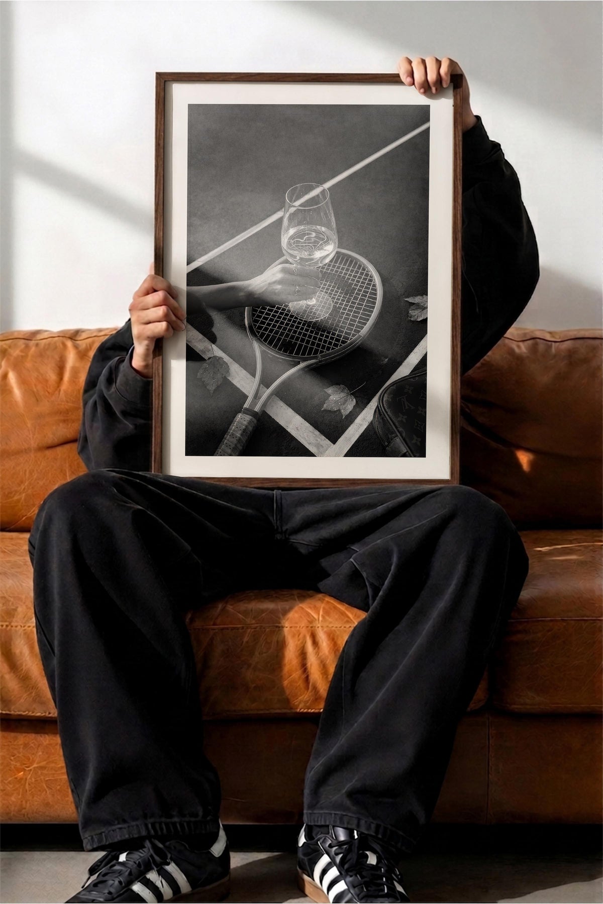 Tenis Raketi ve Şarap Kadehi Posteri, Kahverengi Çerçeveli Poster, Old Money Serisi, NO:113205