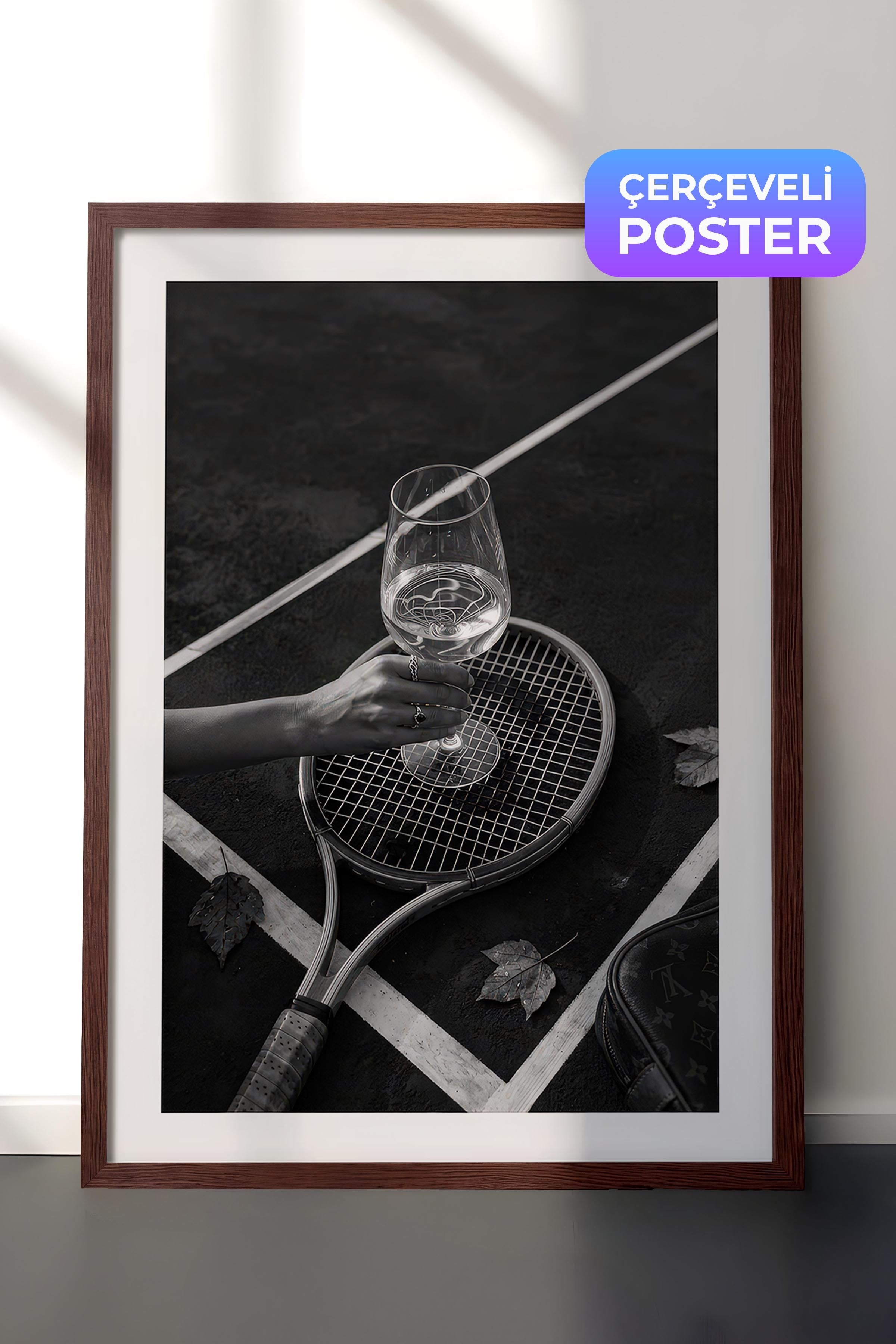 Tenis Raketi ve Şarap Kadehi Posteri, Kahverengi Çerçeveli Poster, Old Money Serisi, NO:113205