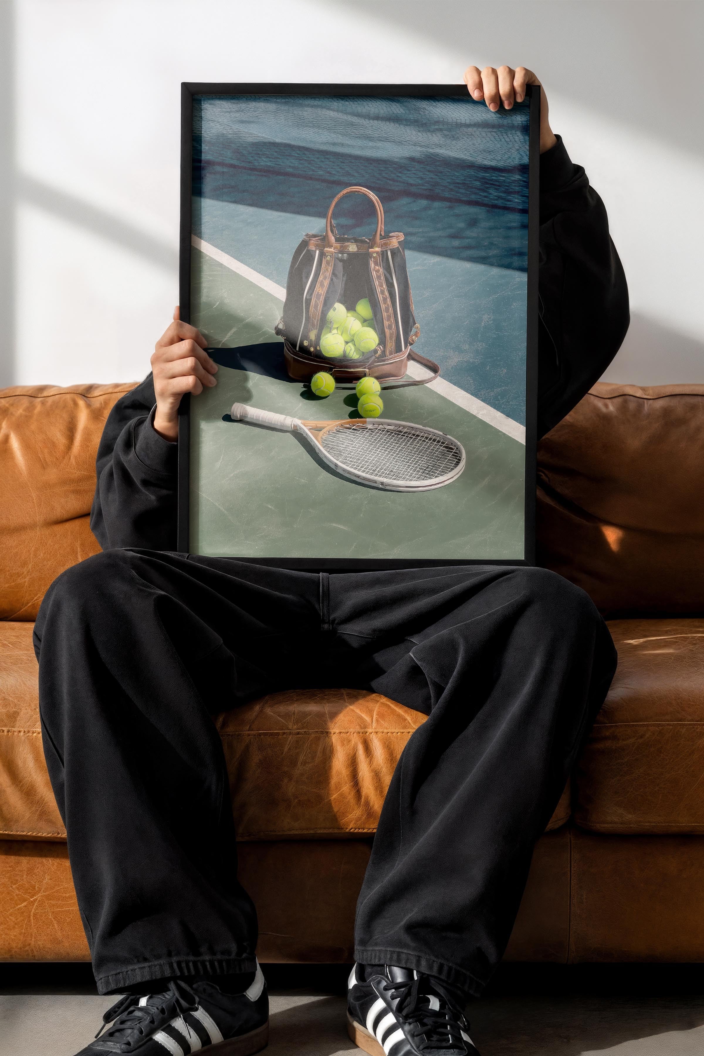 Tenis Raketi ve Topları Posteri, Siyah Çerçeveli Poster, Old Money Serisi, NO:113231