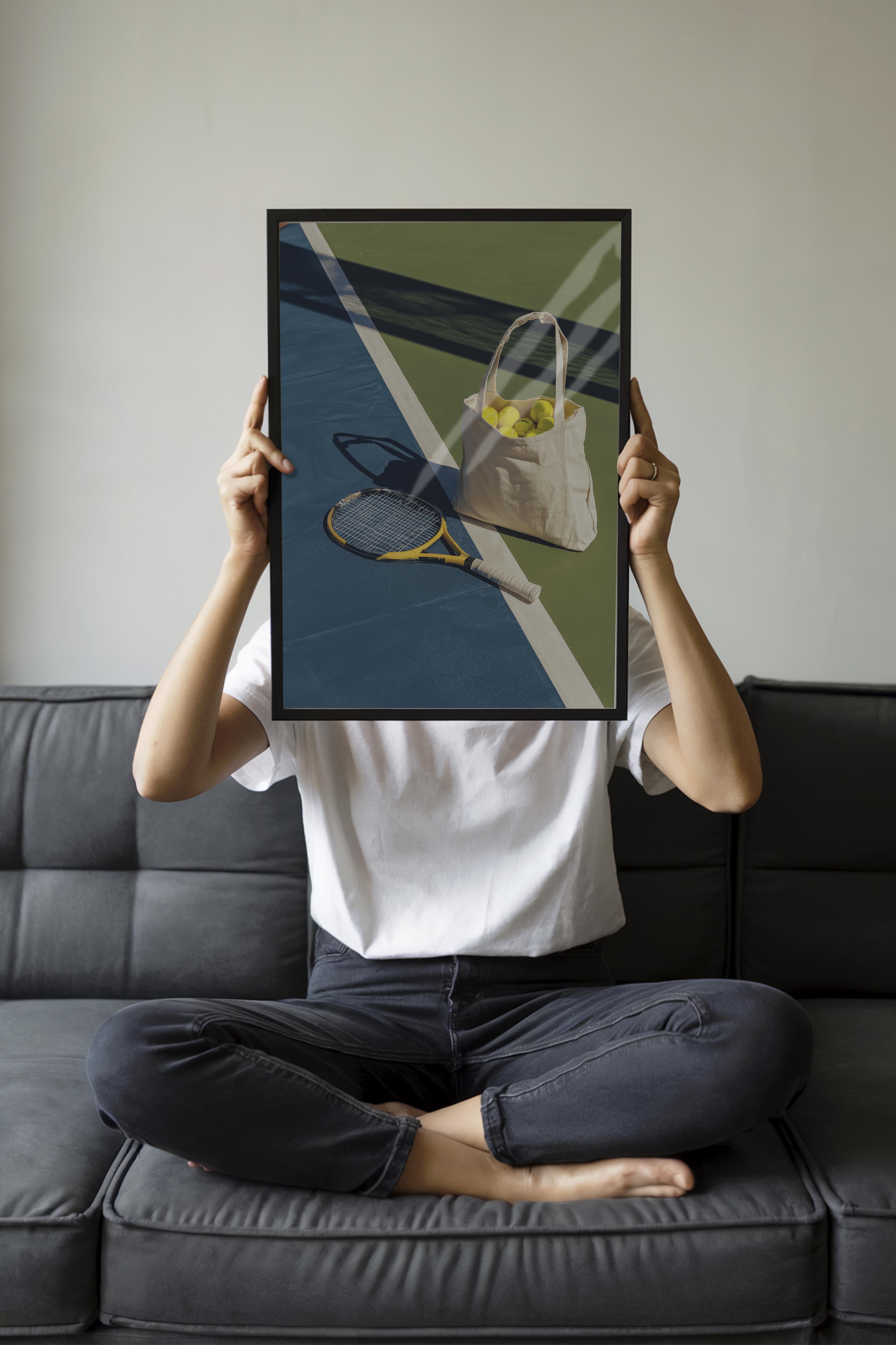 Tenis Raketi ve Topları Posteri, Siyah Çerçeveli Poster, Old Money Serisi, NO:113245