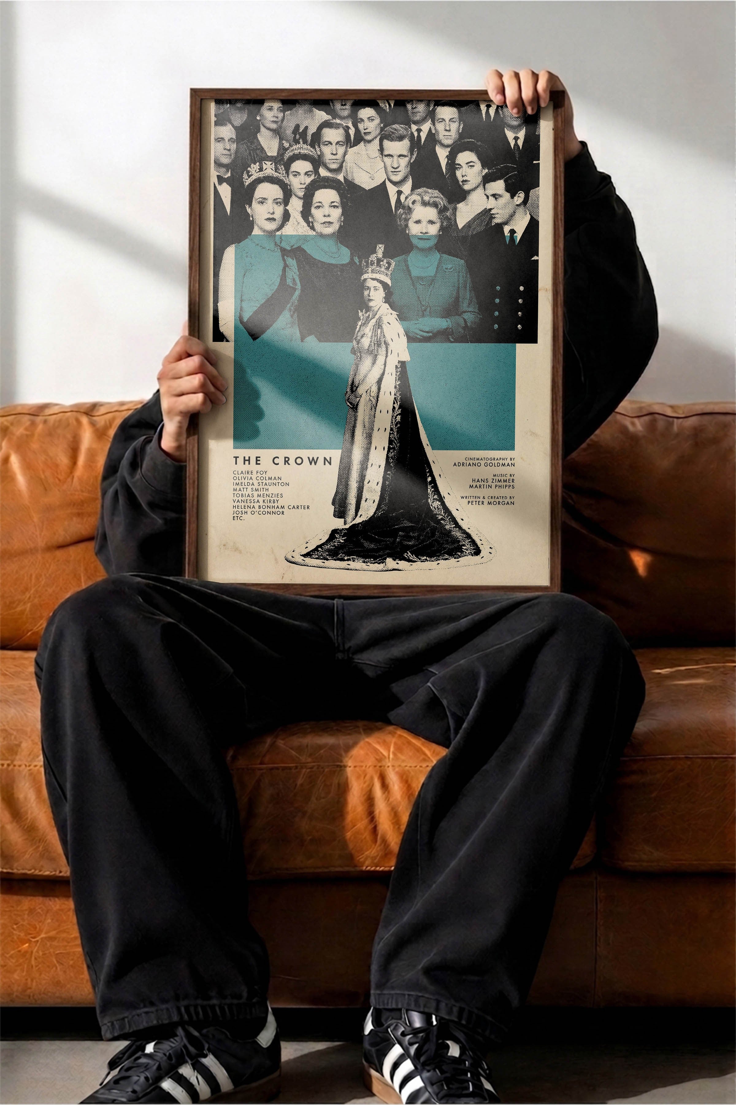 The Crown Kahverengi Çerçeveli Poster, Sinema ve Dizi Tablo, Film Dizi Afişleri NO:112792