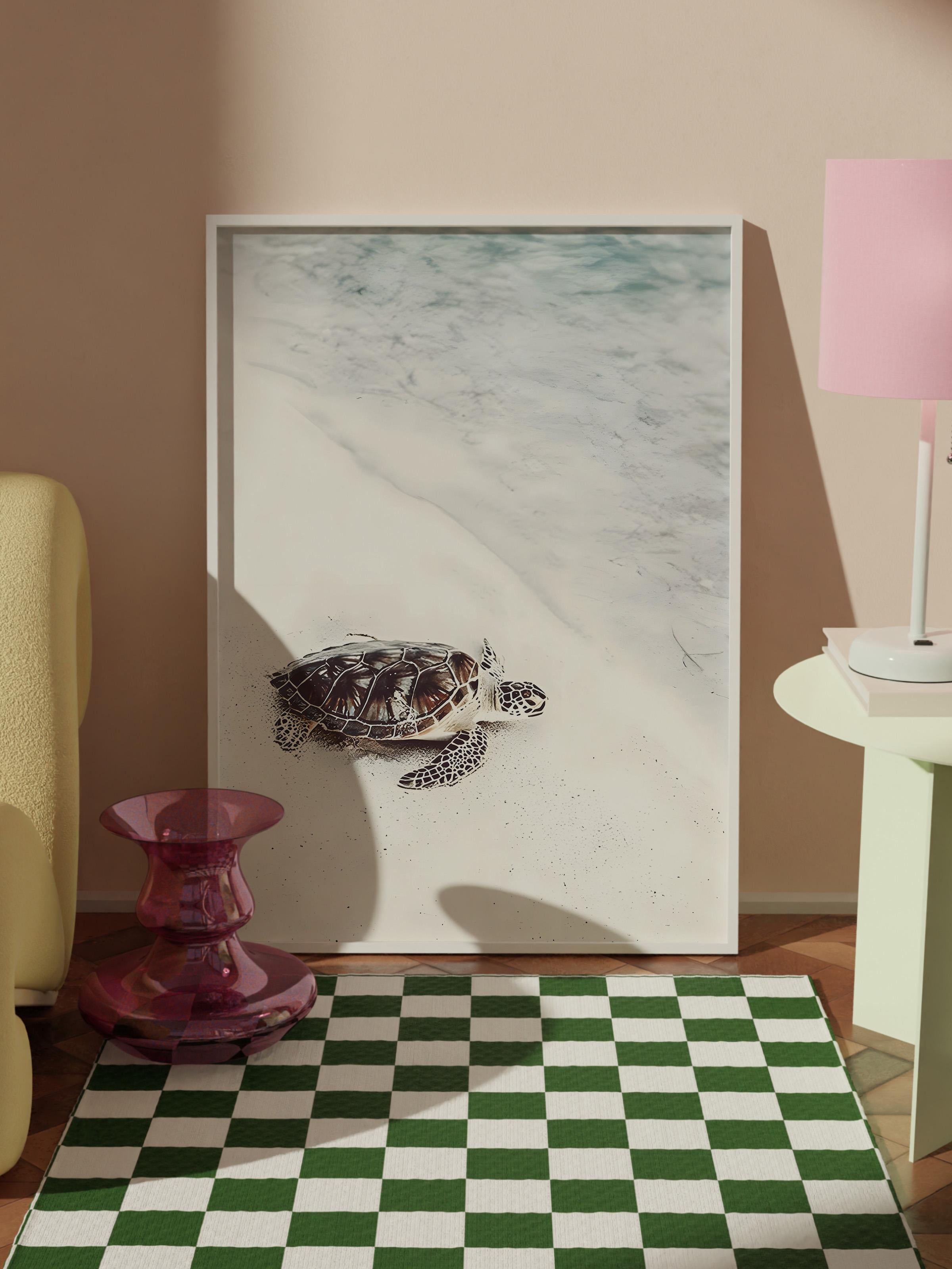 Turtle on the Beach Çerçeveli Tablo, Beyaz Çerçeve ve Poster, Duvar Tablosu Comfort Serisi NO:108422