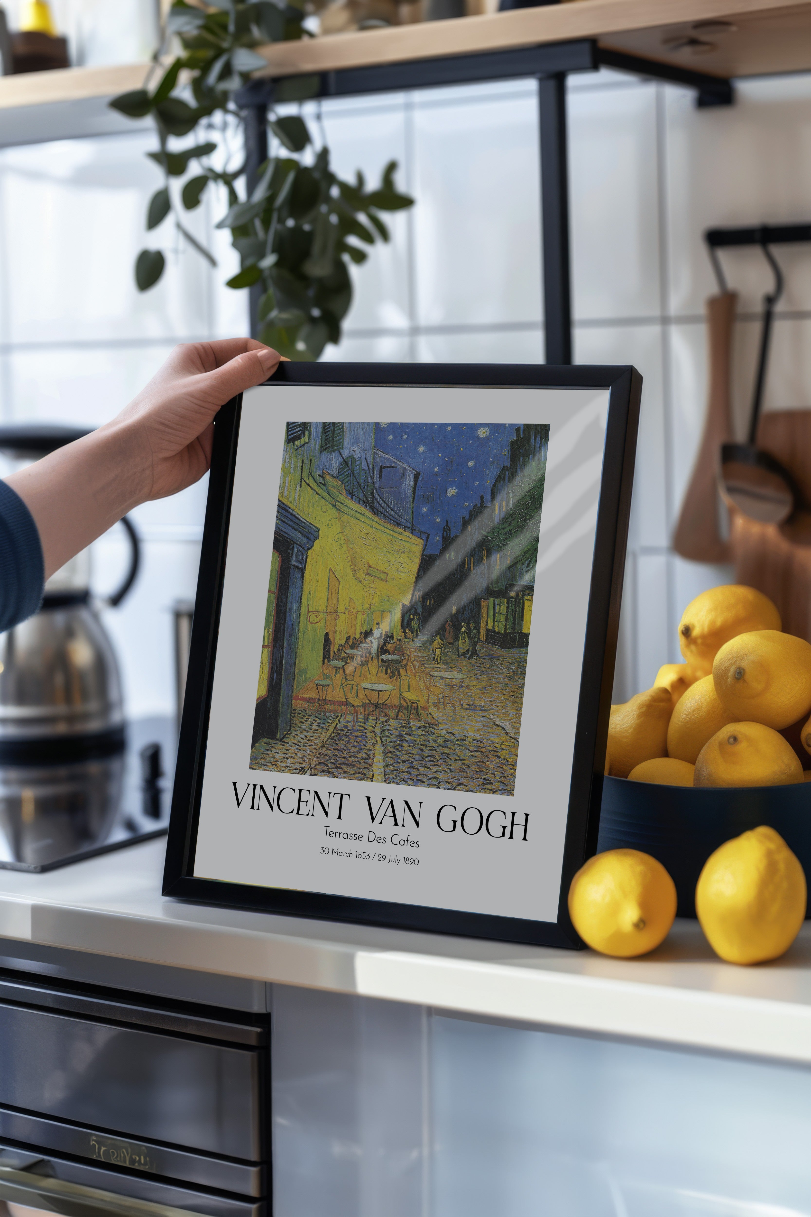 Vincent Van Gogh - Terrasse Des Cafes, Siyah Çerçeveli Tablo, Sanat Serisi NO:110607