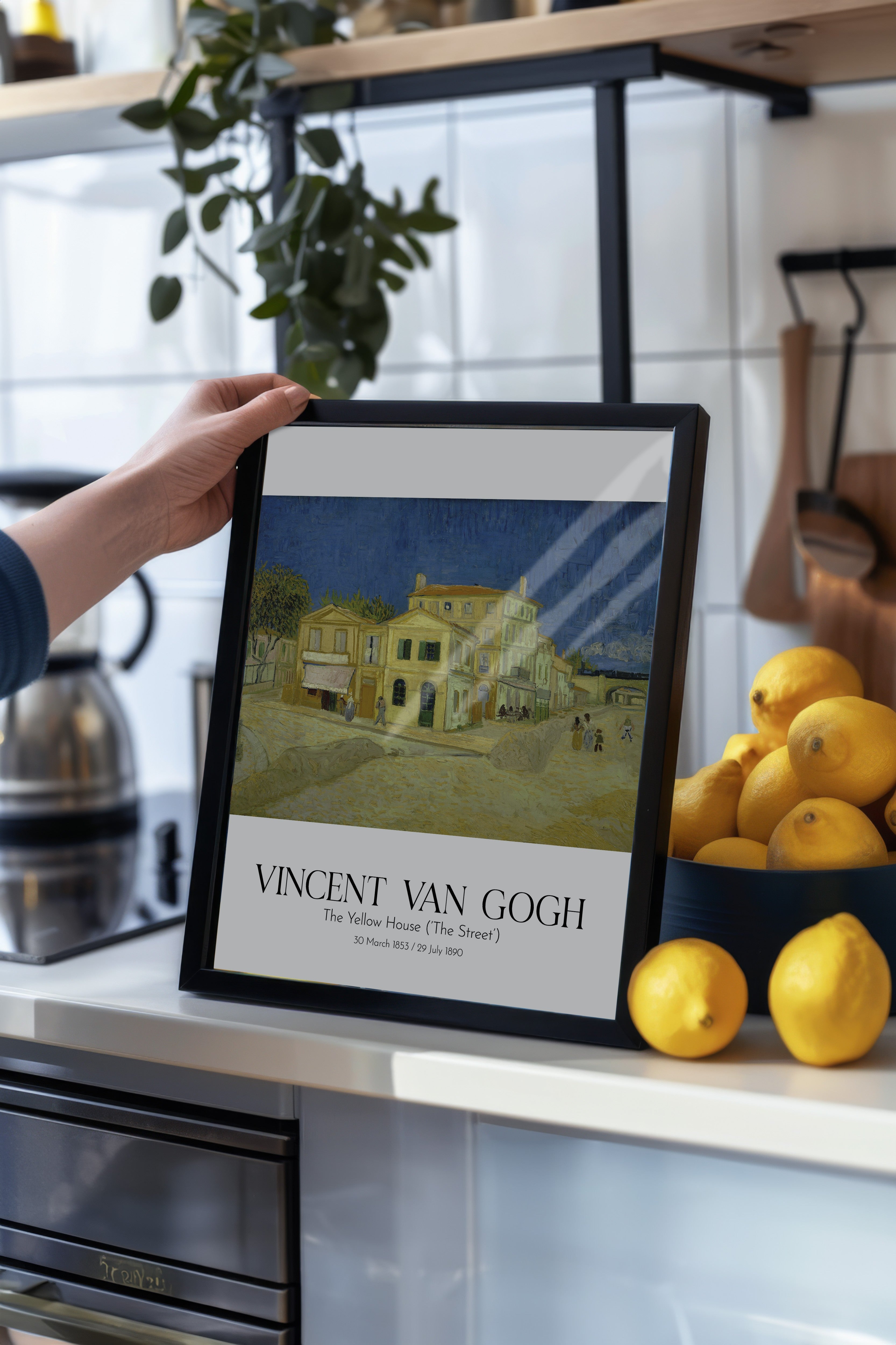 Vincent Van Gogh - The Yellow House (`The Street'), Siyah Çerçeveli Tablo, Sanat Serisi NO:110627