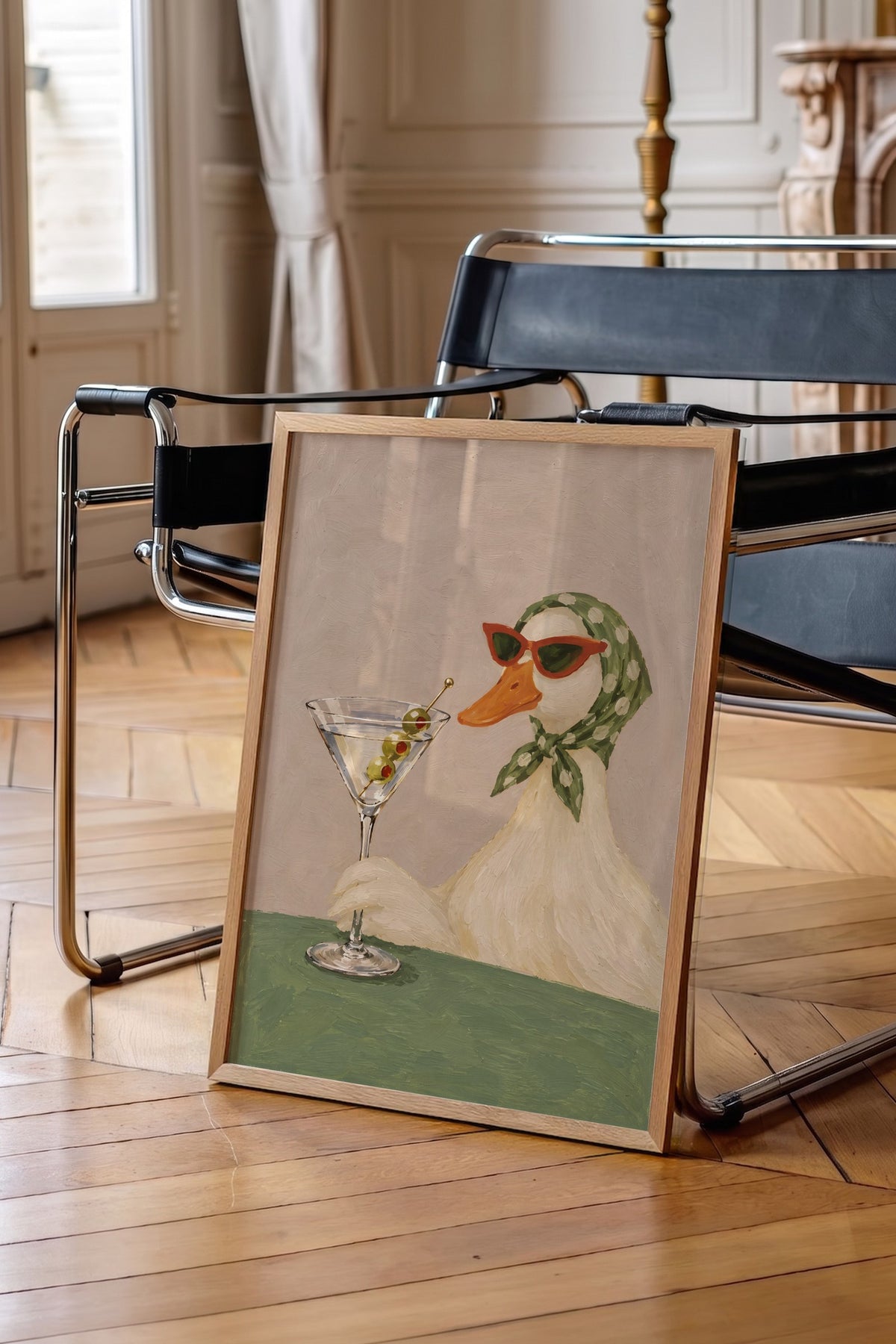 Martini İçen Ördek Poster – Ahşap Çerçeveli Tablo