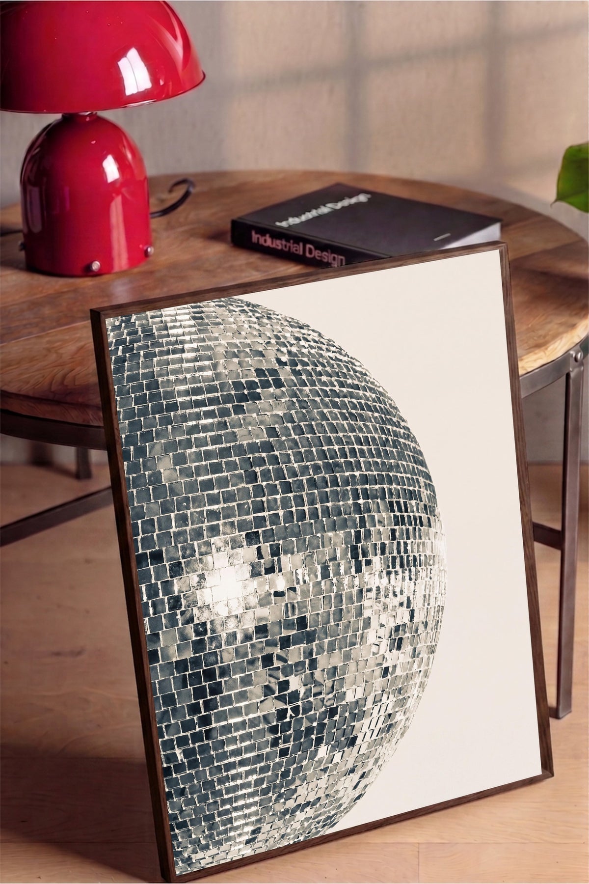 Disko Topu Poster – Kahverengi Çerçeveli Tablo