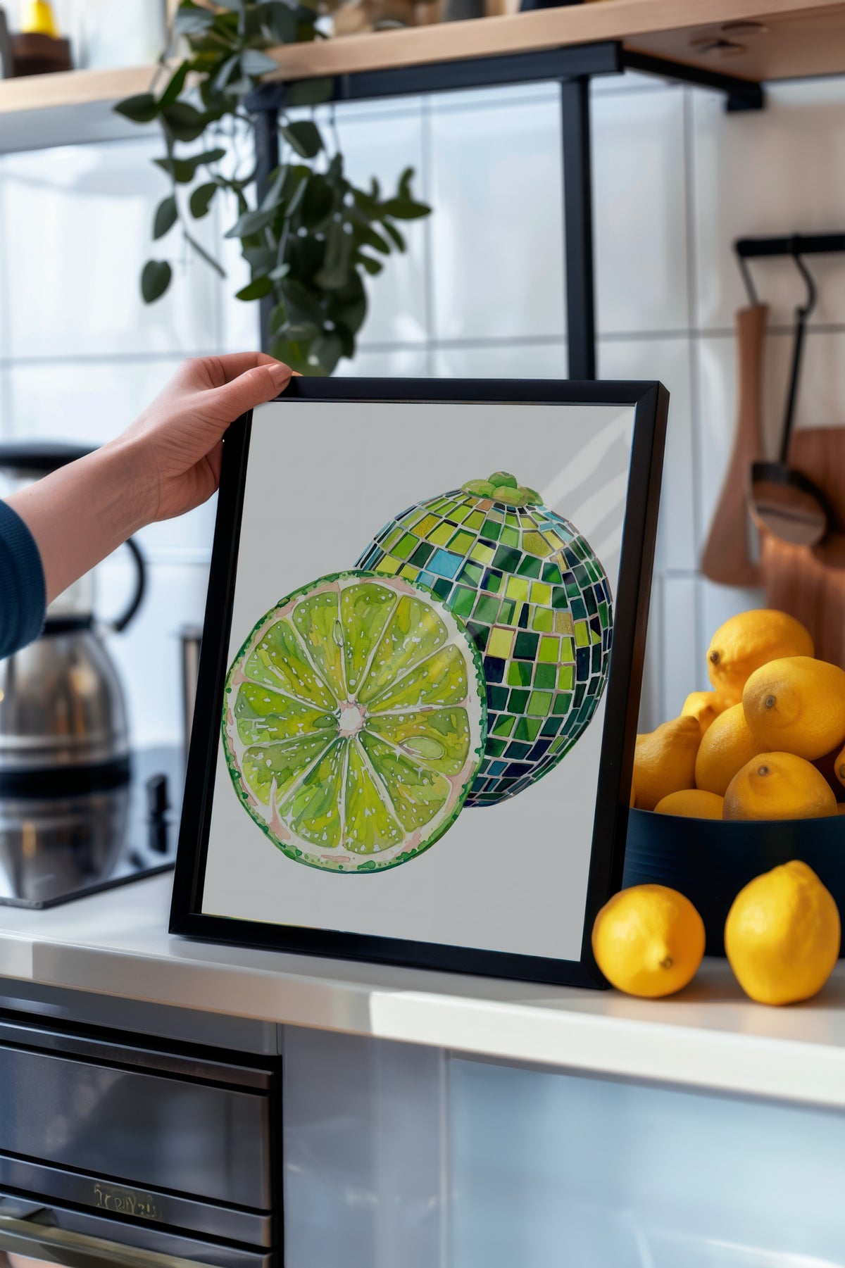 Mozaik Desenli Kesilmiş Yeşil Limon Poster – Siyah Çerçeveli Tablo