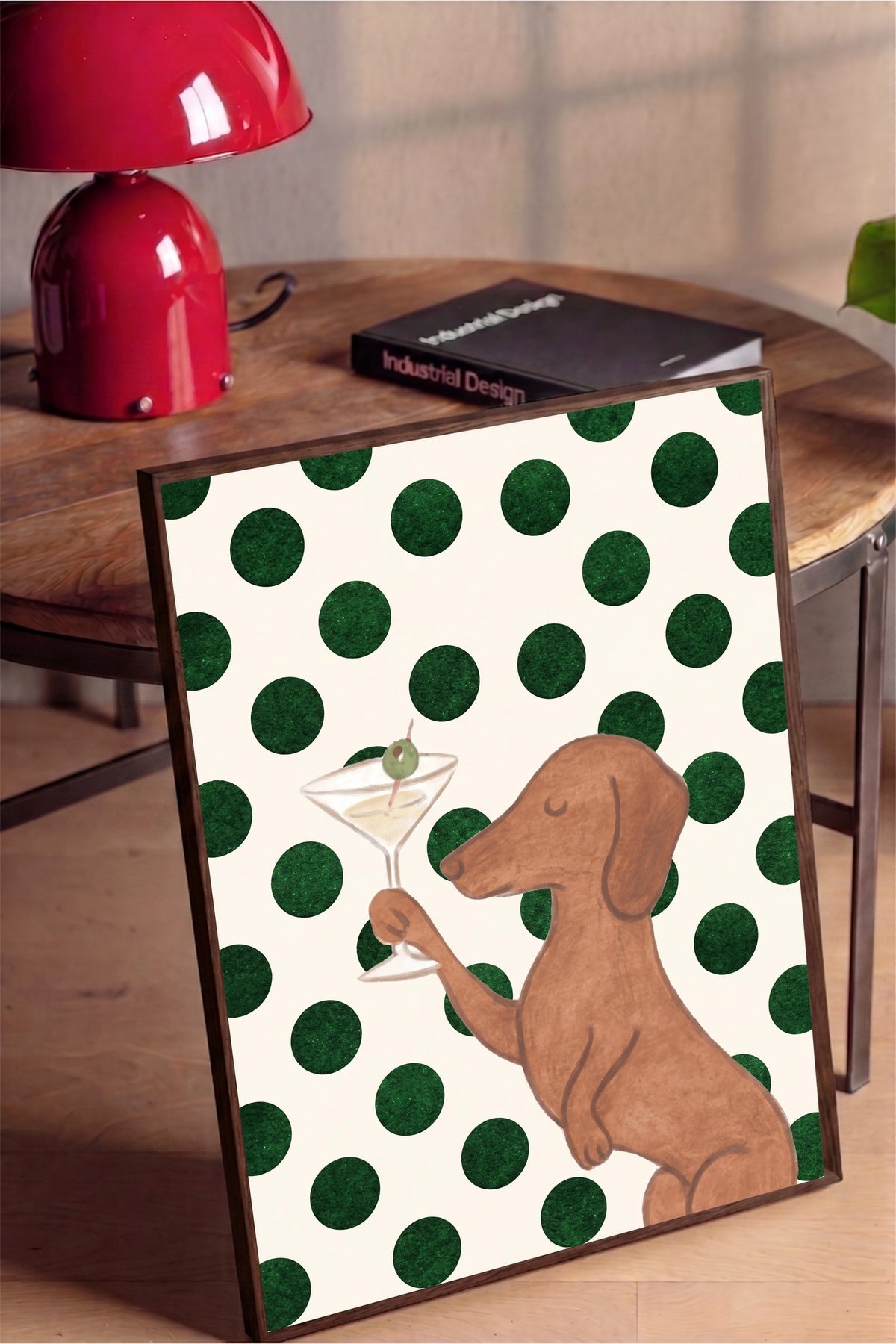Köpek ve Martini Bardağı Poster – Kahverengi Çerçeveli Tablo