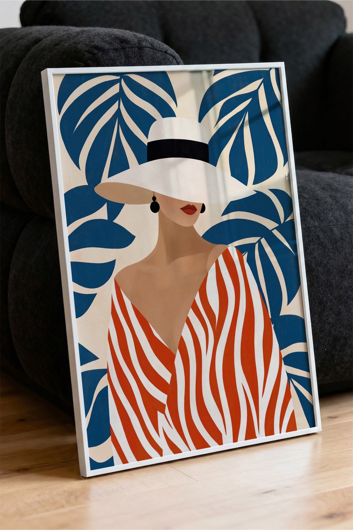 Kadın Figürü Yaprak Deseniyle Poster – Beyaz Çerçeveli Tablo