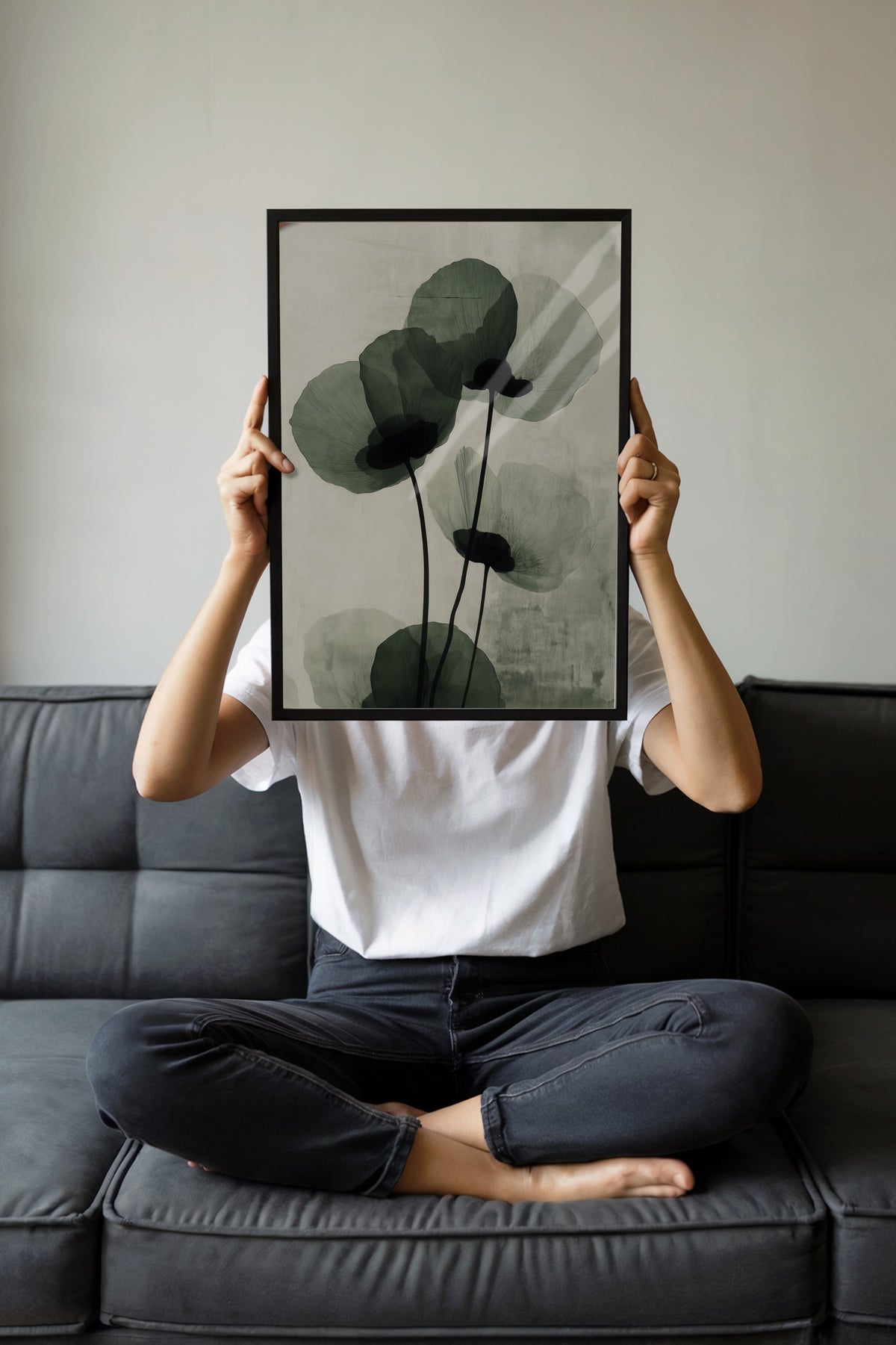 Çiçeklerin Zarafeti Poster – Siyah Çerçeveli Tablo